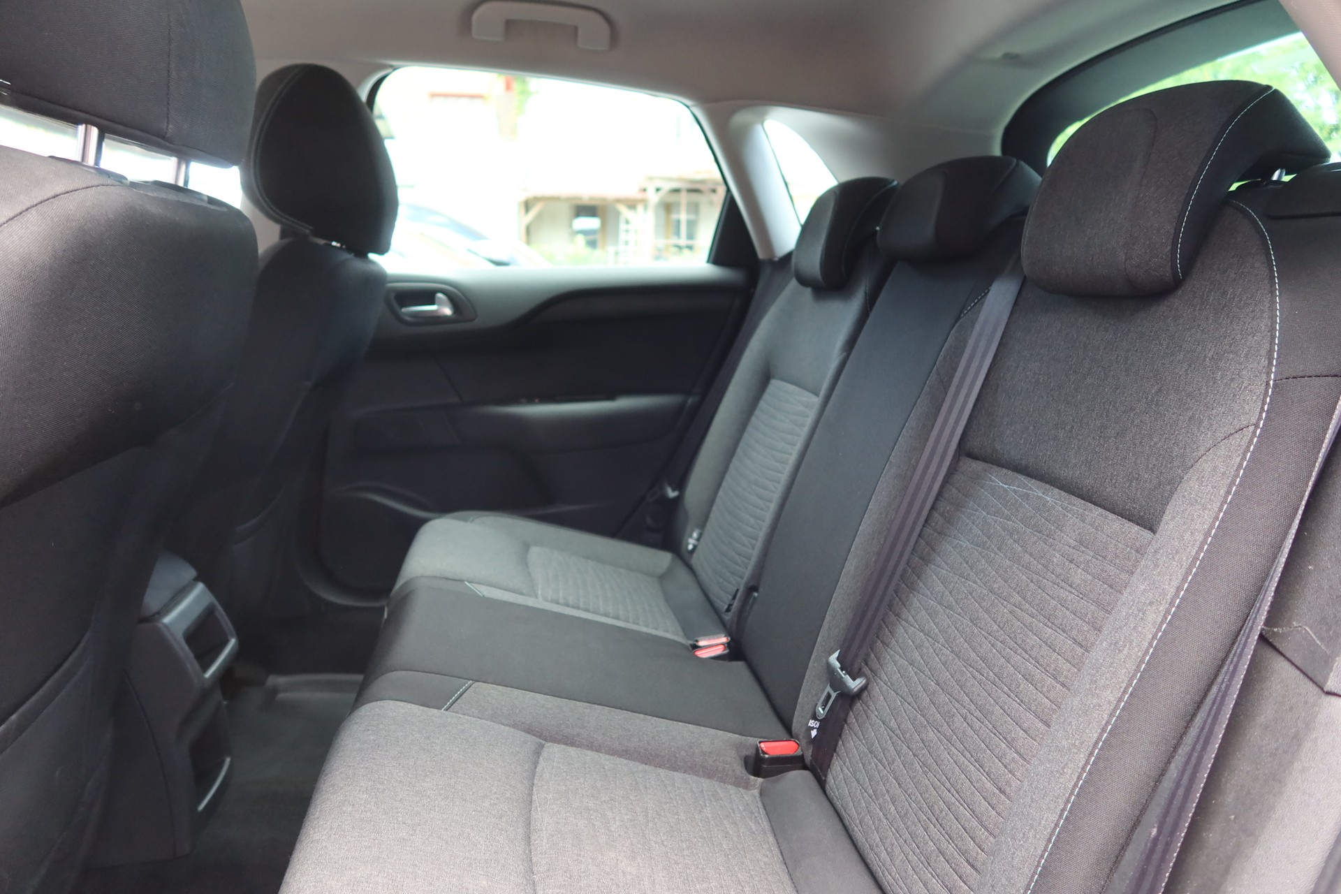 CITROEN C4 1.2 Pure Tech Feel Ed.-image-11