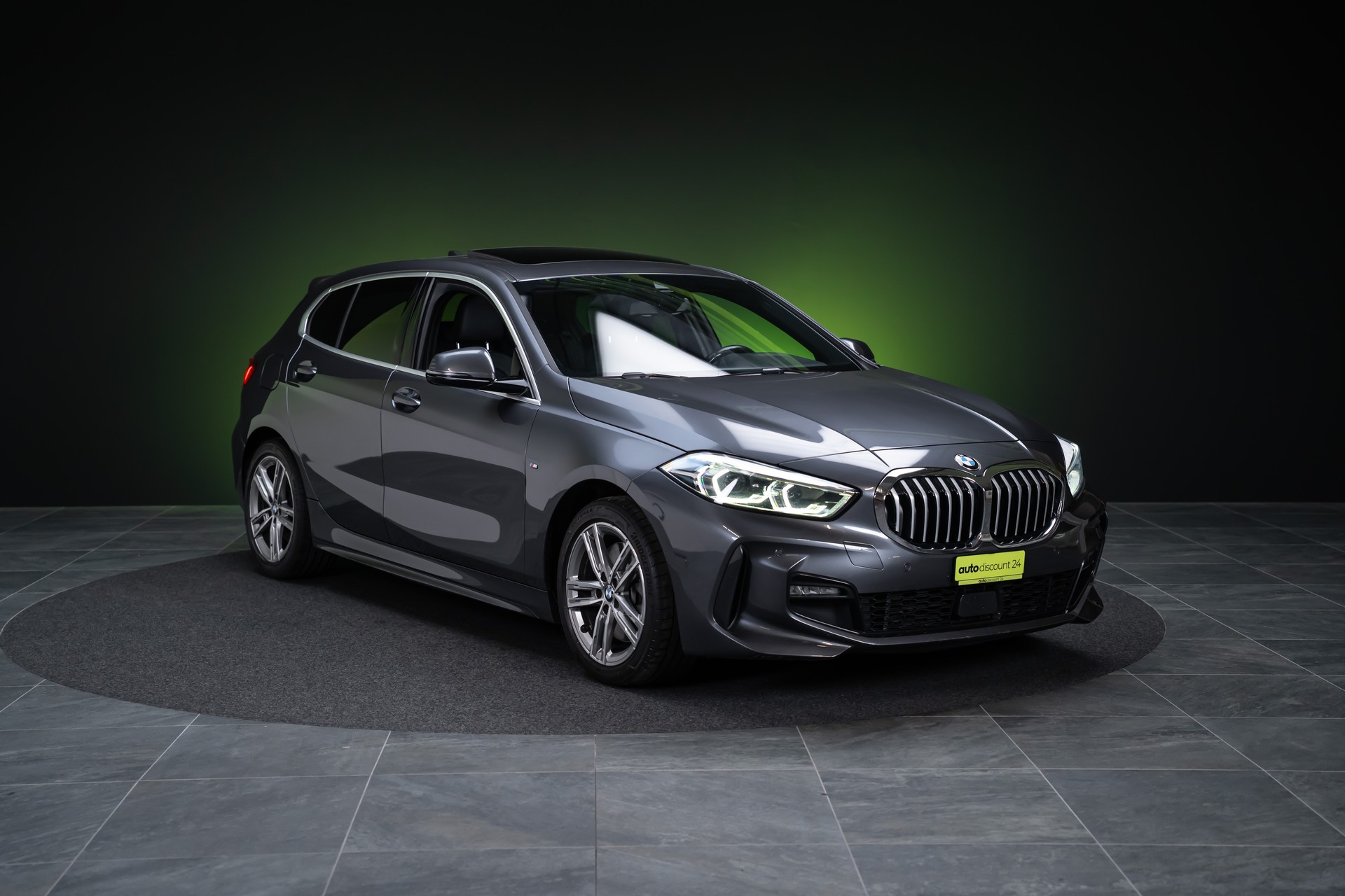 BMW 120i M Sport / CH-Fahrzeug / Panorama-Schiebedach / el.Sitze-image-2