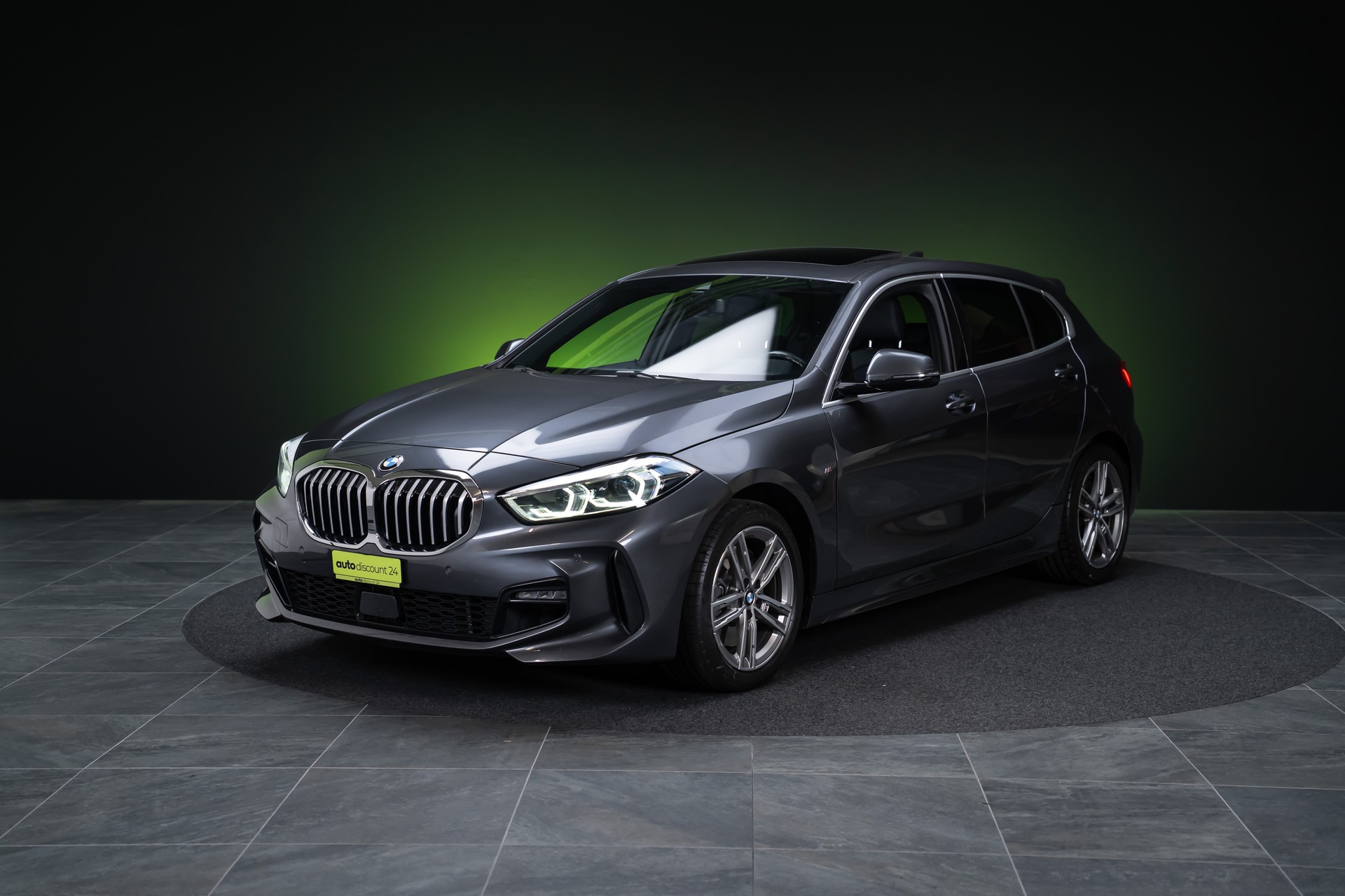 BMW 120i M Sport / CH-Fahrzeug / Panorama-Schiebedach / el.Sitze-image-0