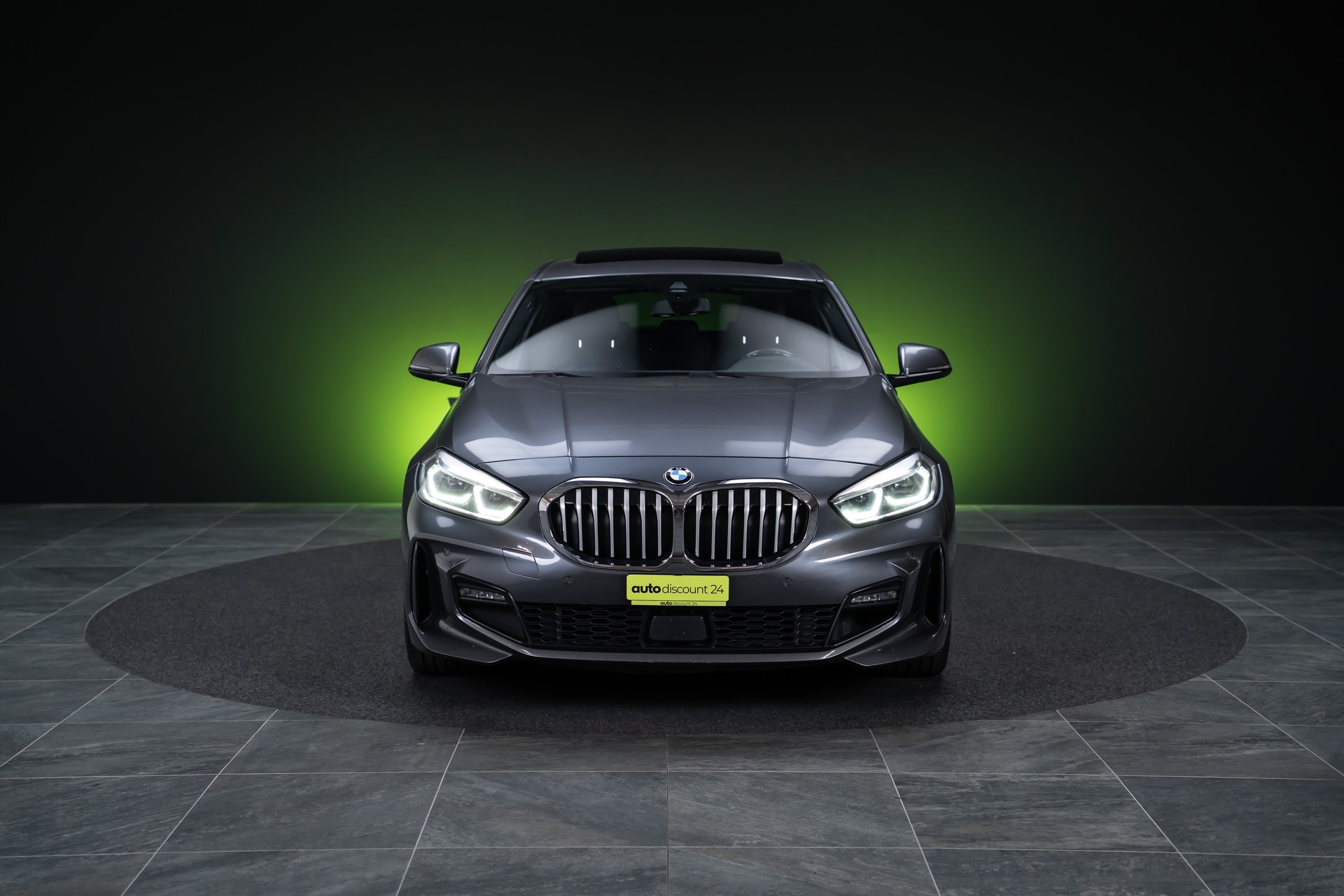 BMW 120i M Sport / CH-Fahrzeug / Panorama-Schiebedach / el.Sitze-image-1