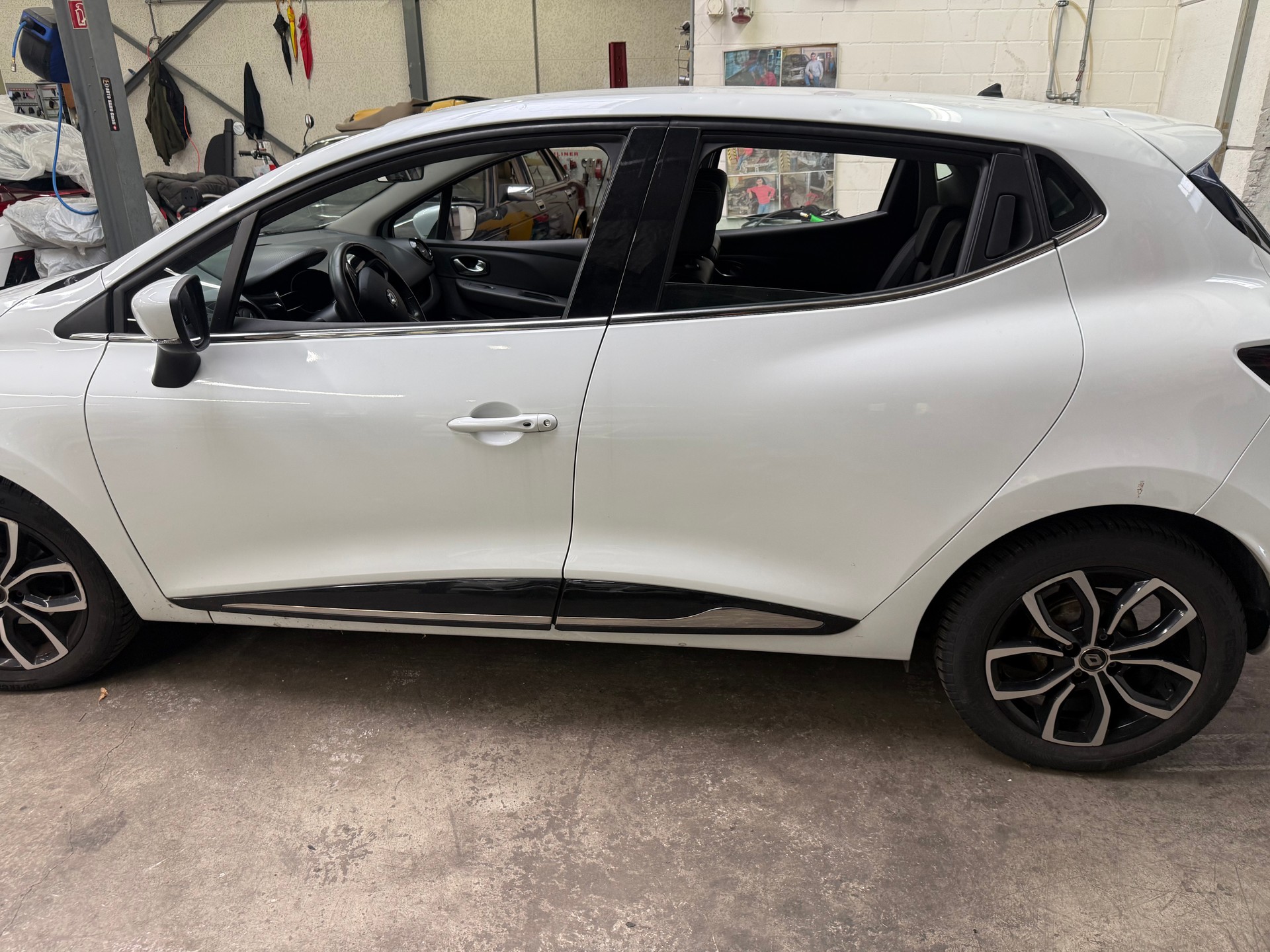 RENAULT Clio 0.9 12V Intens-image-5