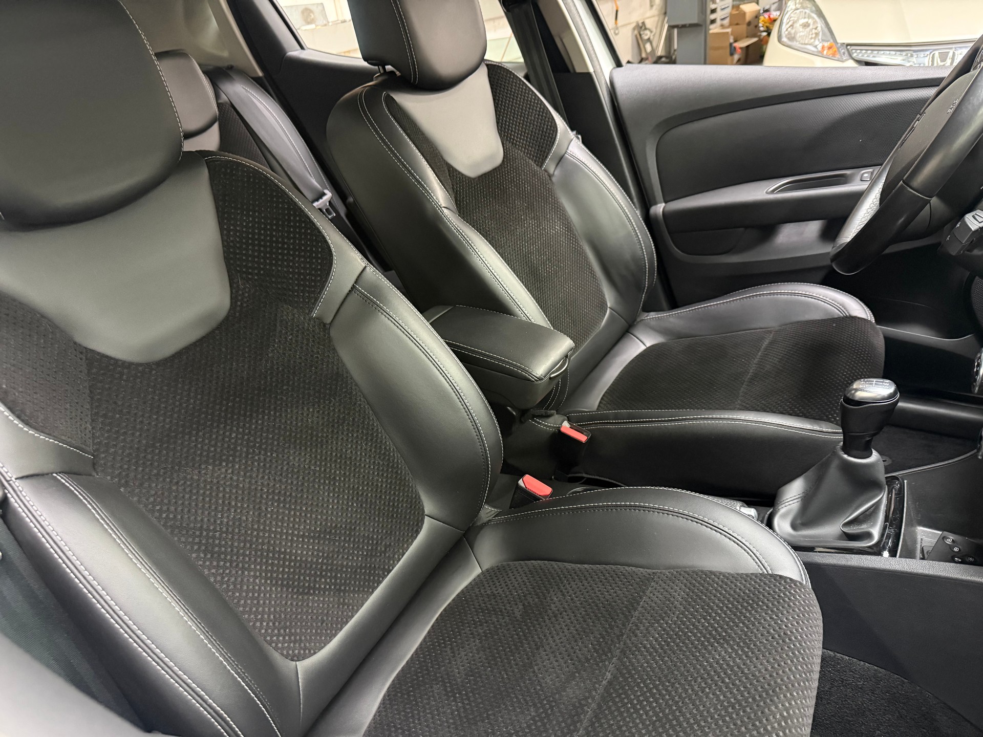 RENAULT Clio 0.9 12V Intens-image-3