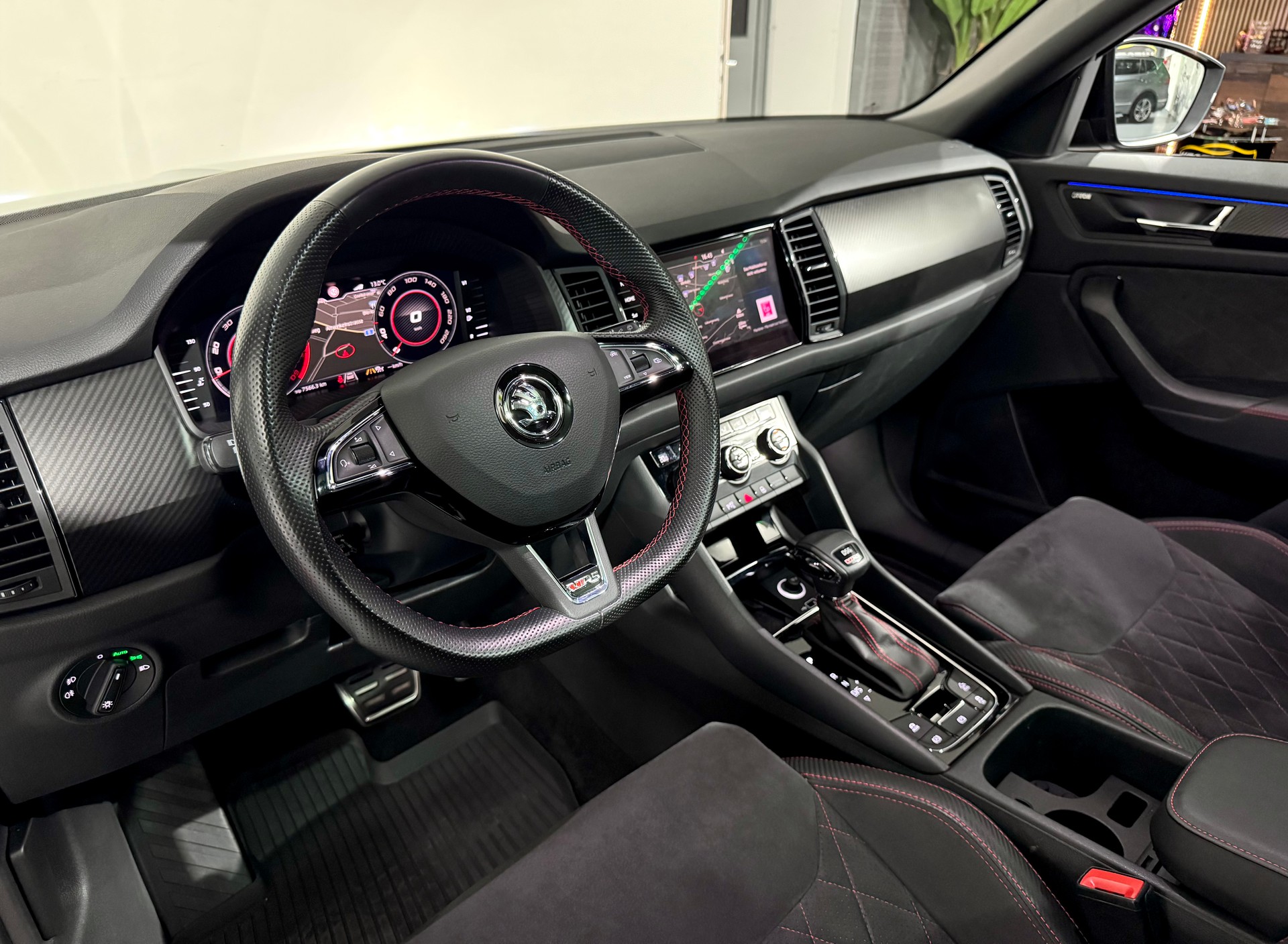 SKODA Kodiaq 2.0 Bi-TDI SCR RS 4x4 DSG-image-9