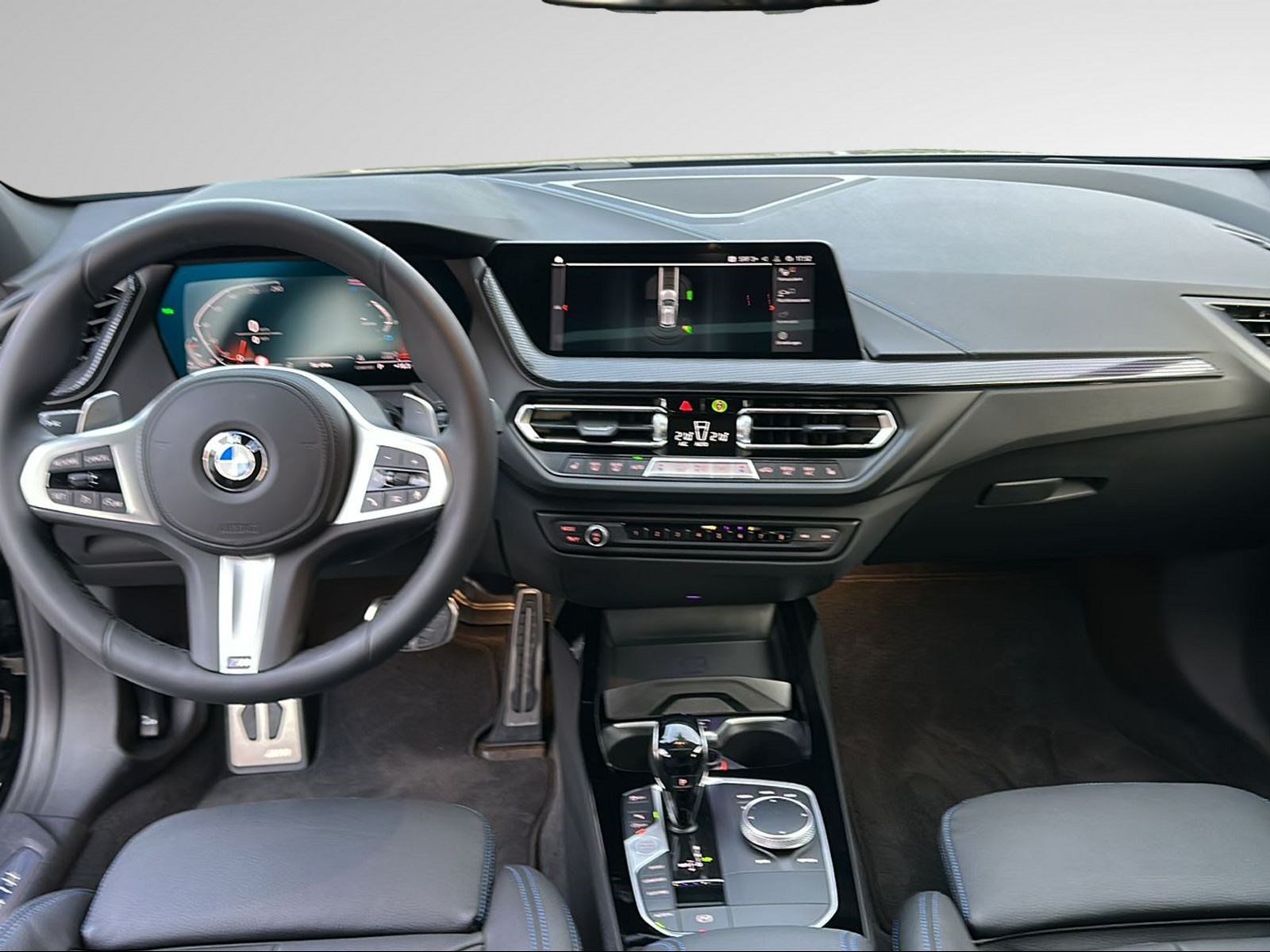 BMW 120d xDrive Steptronic M Sport-image-8
