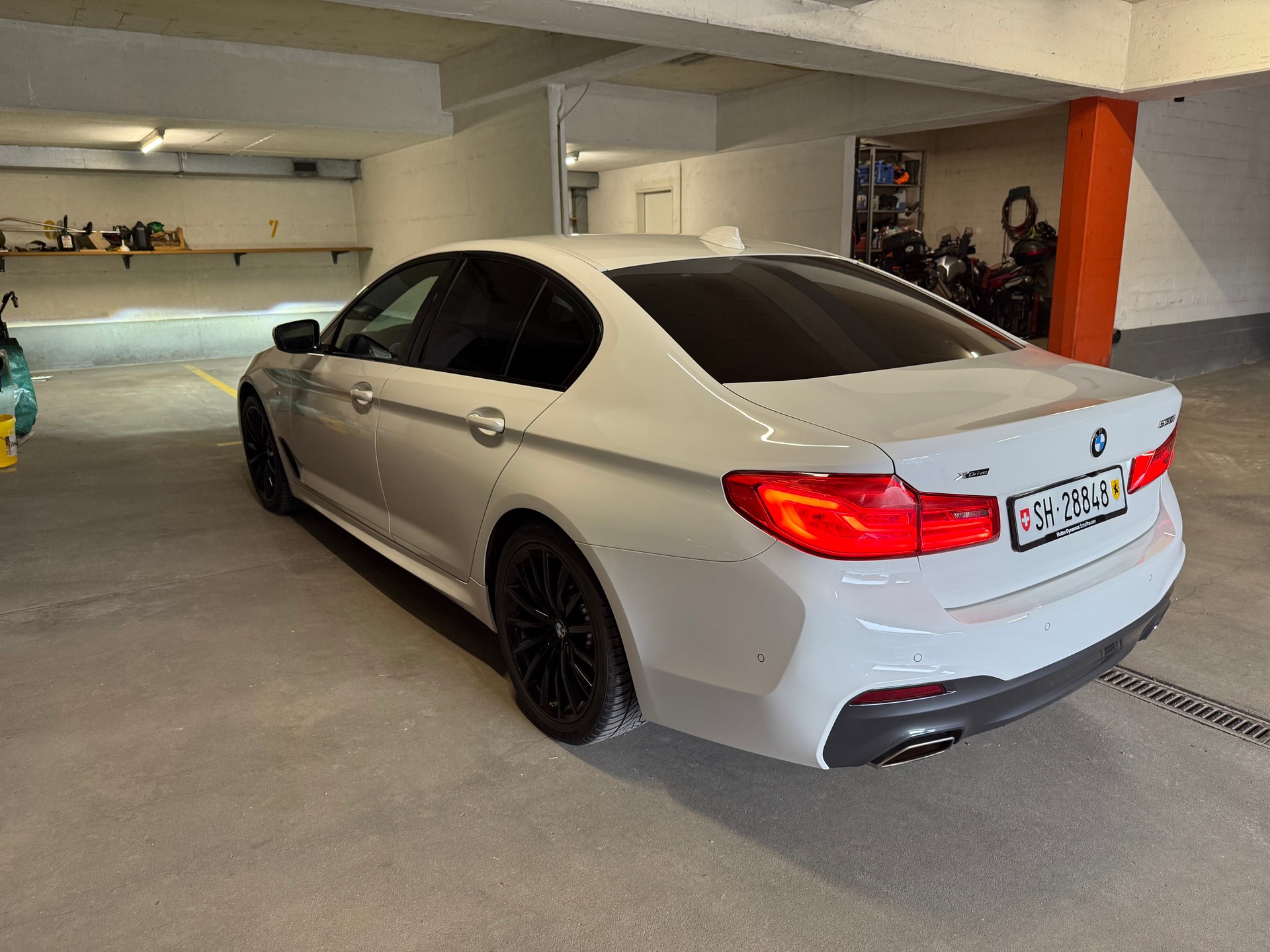 BMW 530i xDrive | CH-Fahrzeug | Garantie & Leasing möglich-image-2