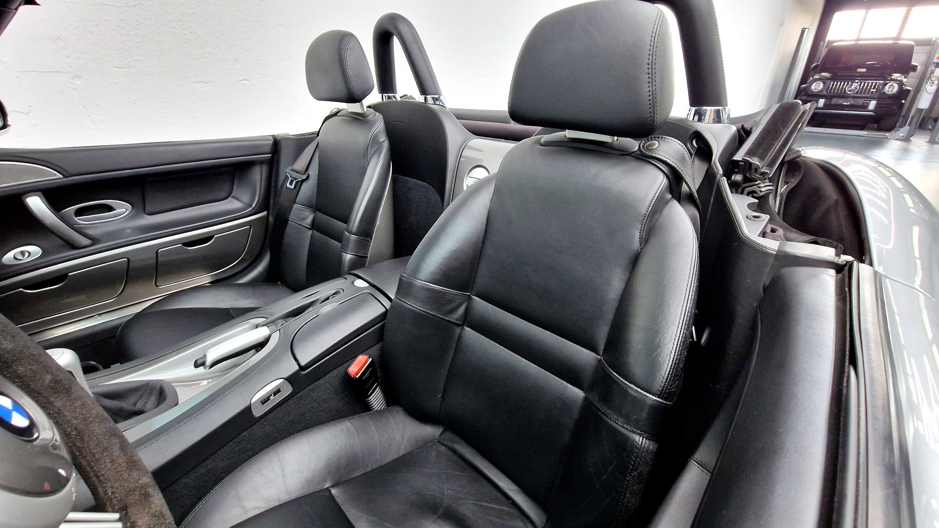 BMW Z8 Roadster-image-15