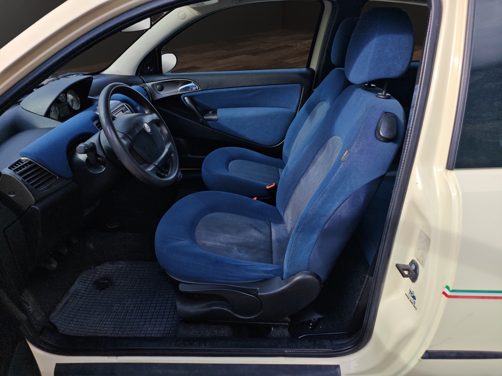 LANCIA Ypsilon 1.2-image-8