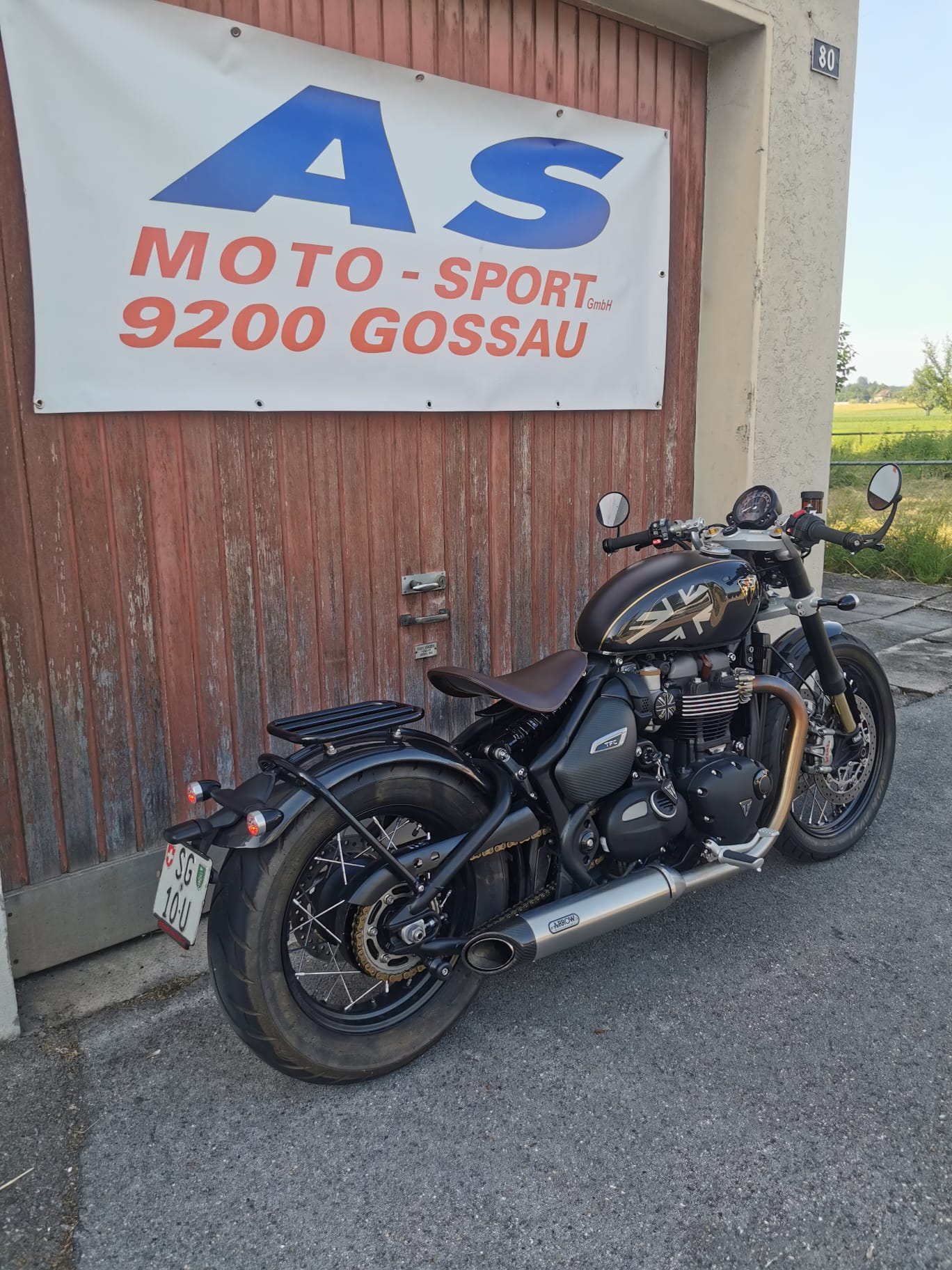 TRIUMPH Bonneville 1200 Bobber-image-2
