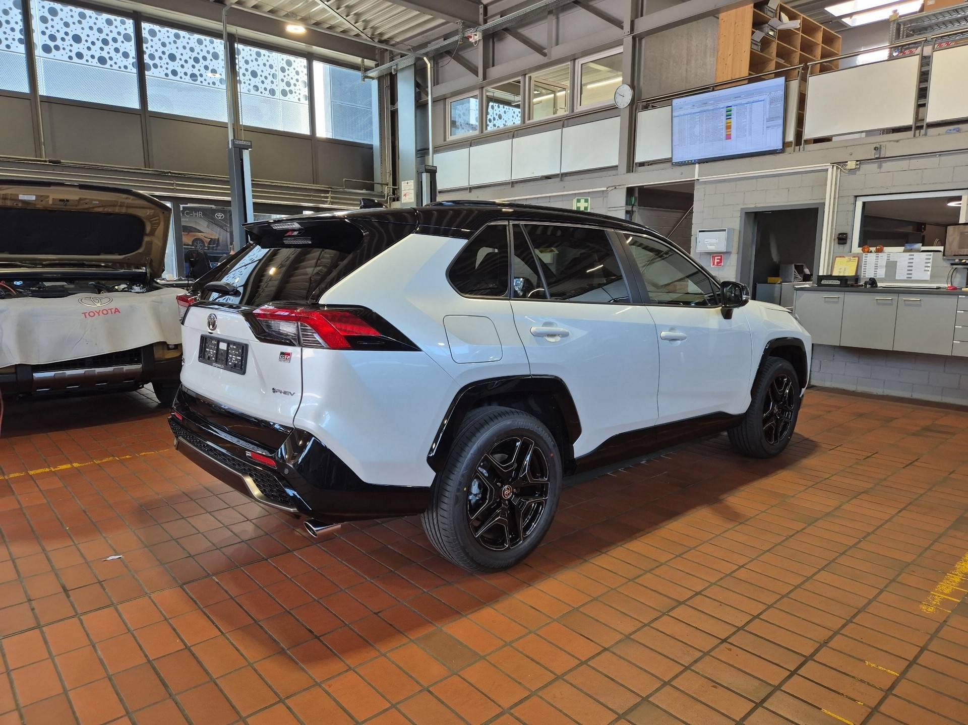 TOYOTA RAV4 2.5 Plug-In-Hybrid GR Sport-image-4