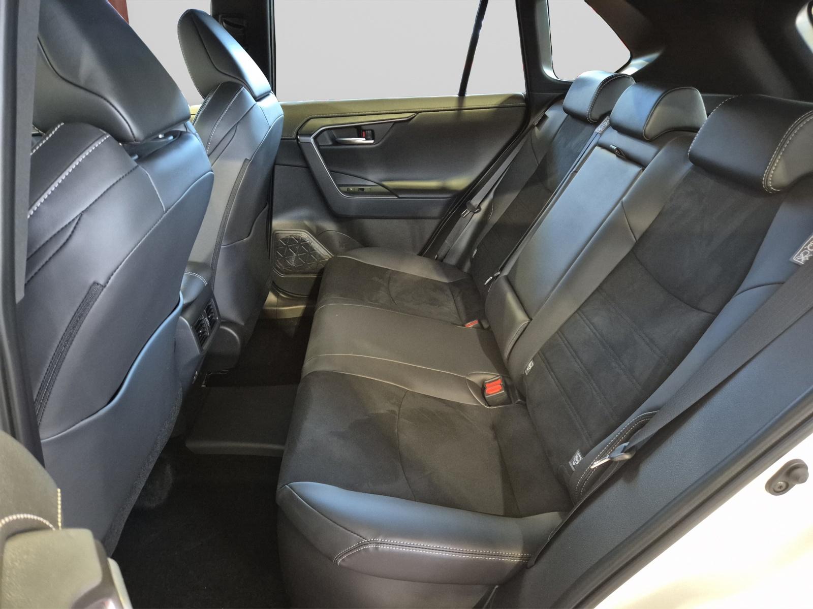TOYOTA RAV4 2.5 Plug-In-Hybrid GR Sport-image-8