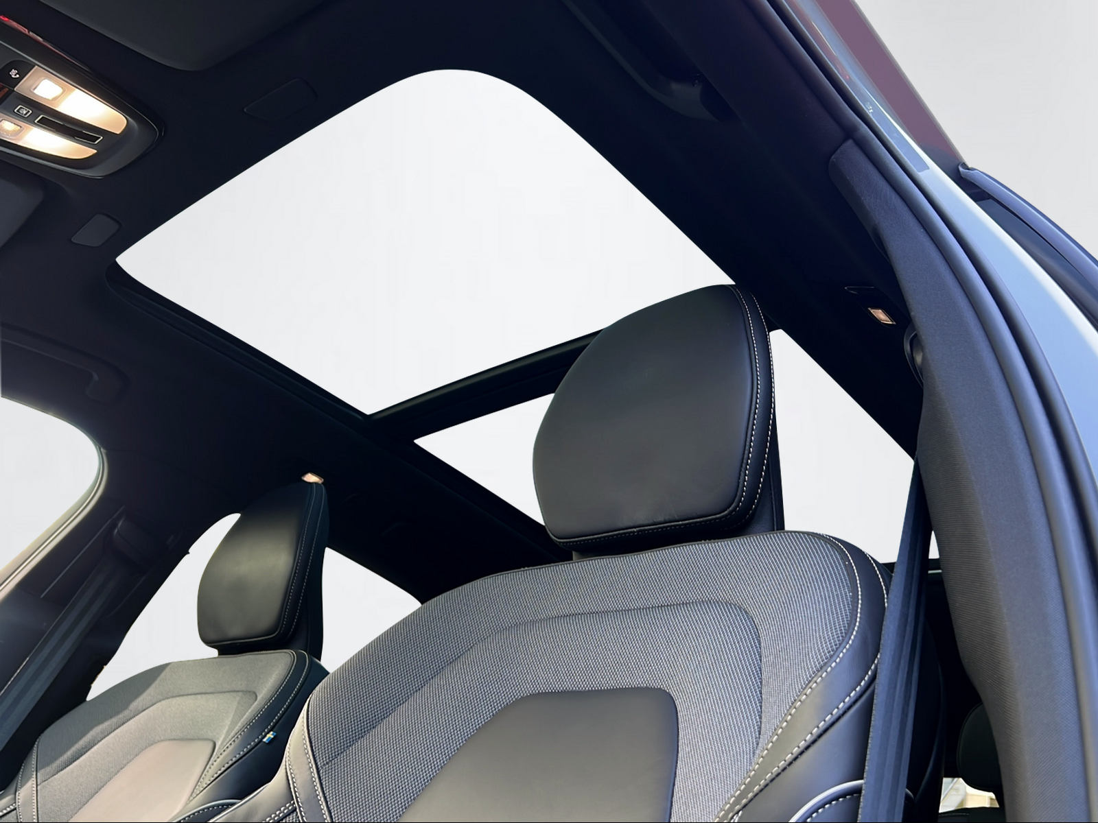 VOLVO XC60 2.0 T8 TE Plus Dark eAWD-image-15
