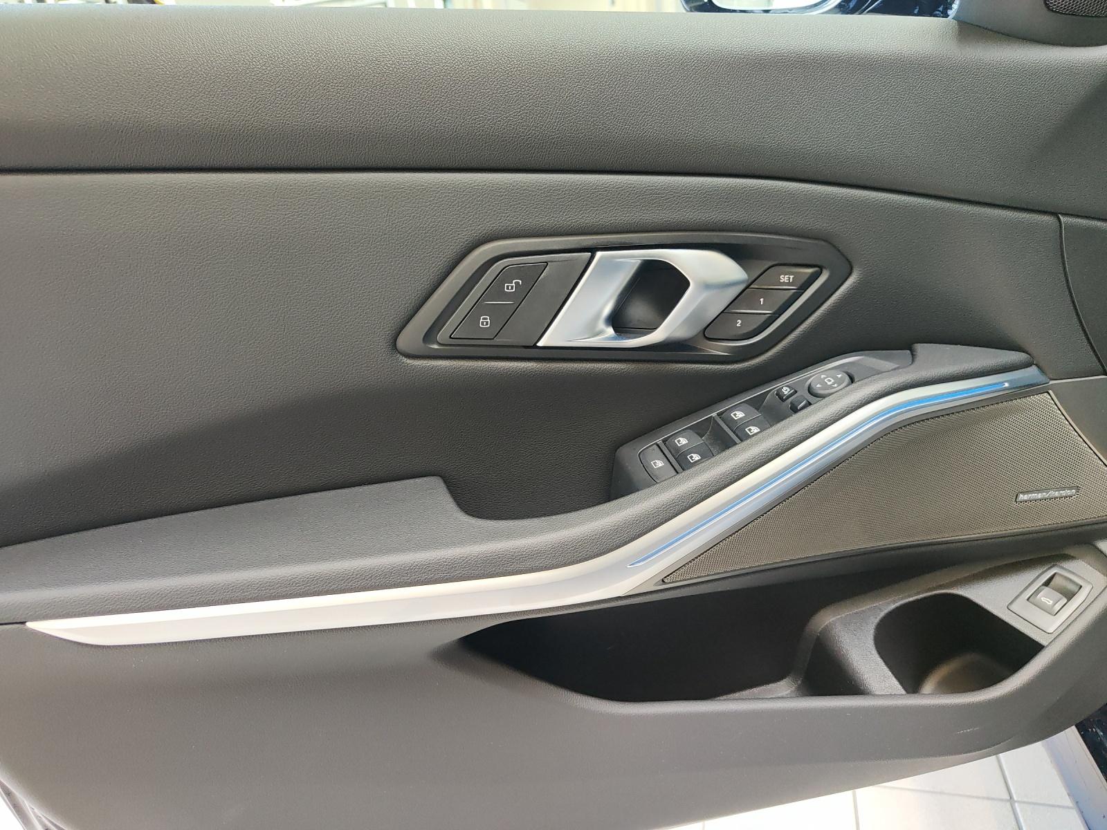 BMW 320d xDrive-image-10