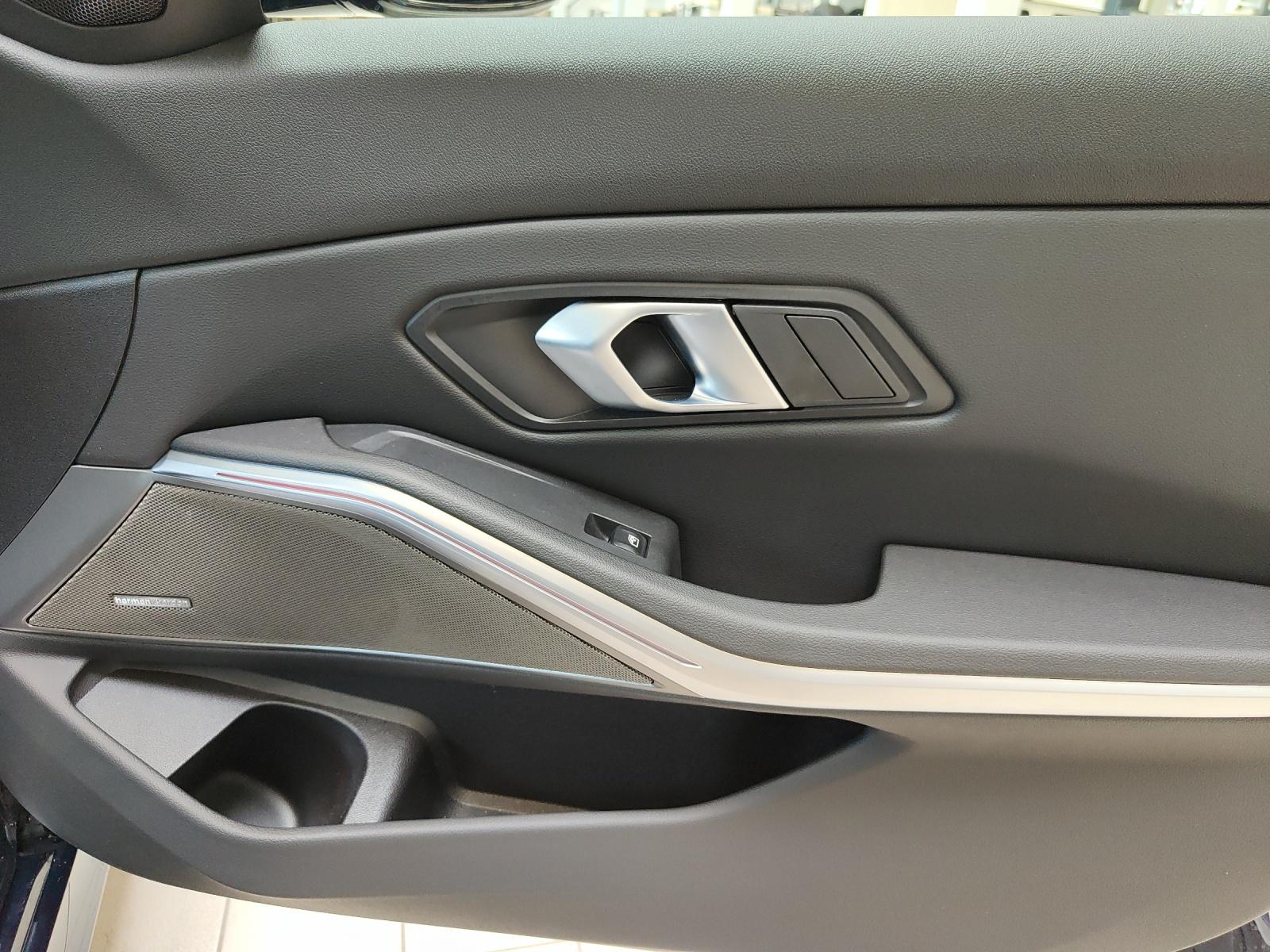 BMW 320d xDrive-image-21