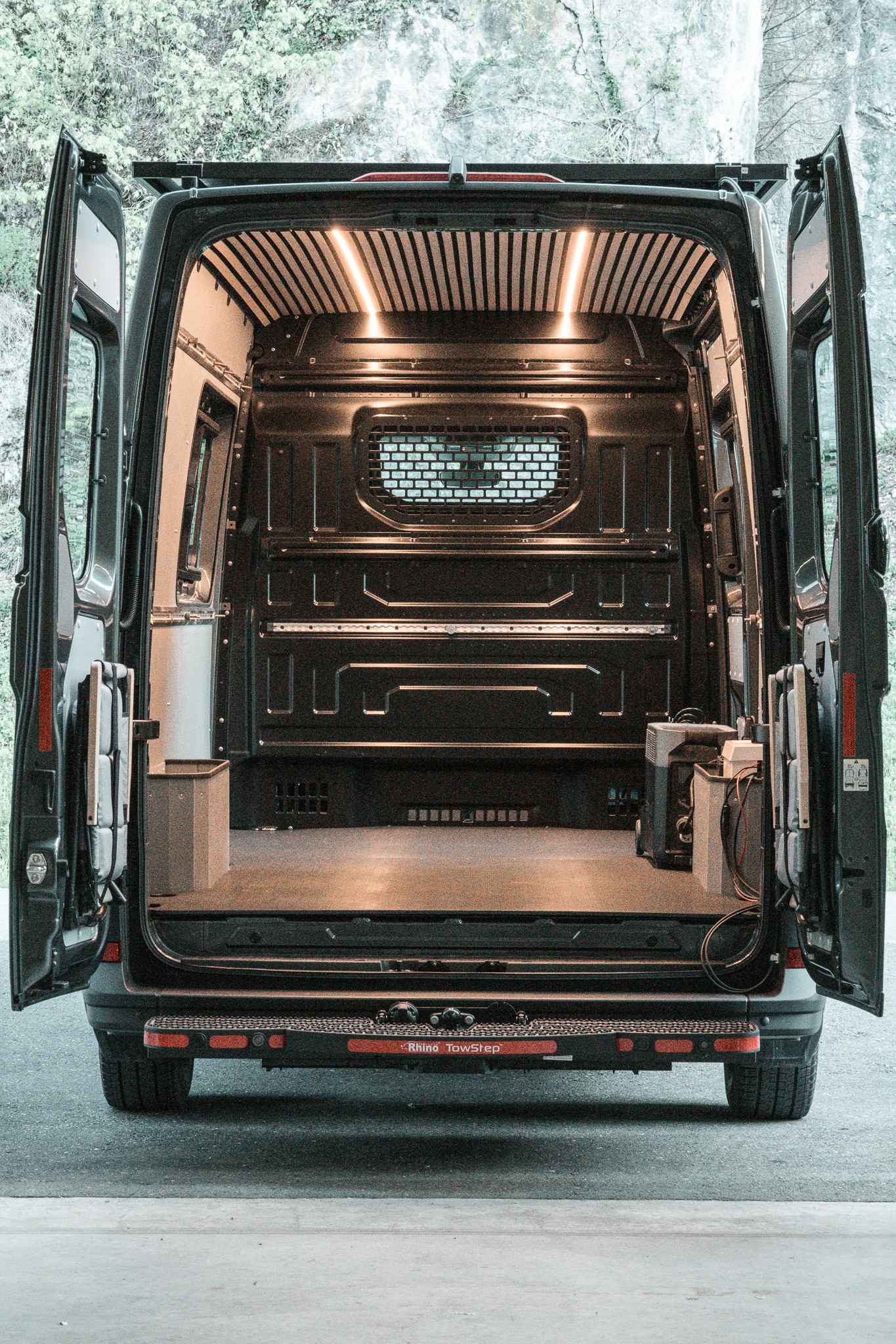 VW Crafter 35 2.0 BiTDI L3 4Motion A-image-2