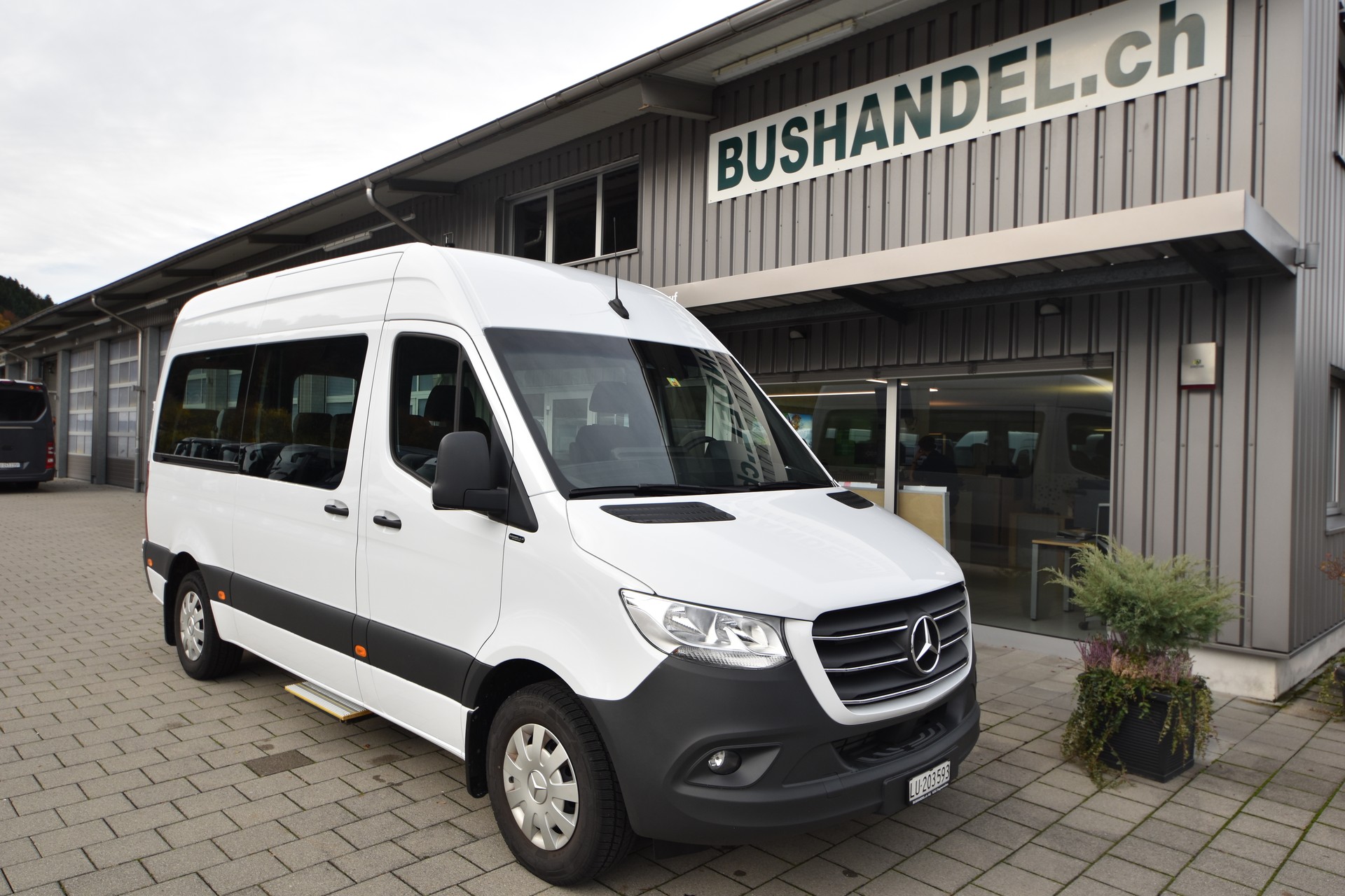 MERCEDES-BENZ 317 CDI Kleinbus (D23)-image-0