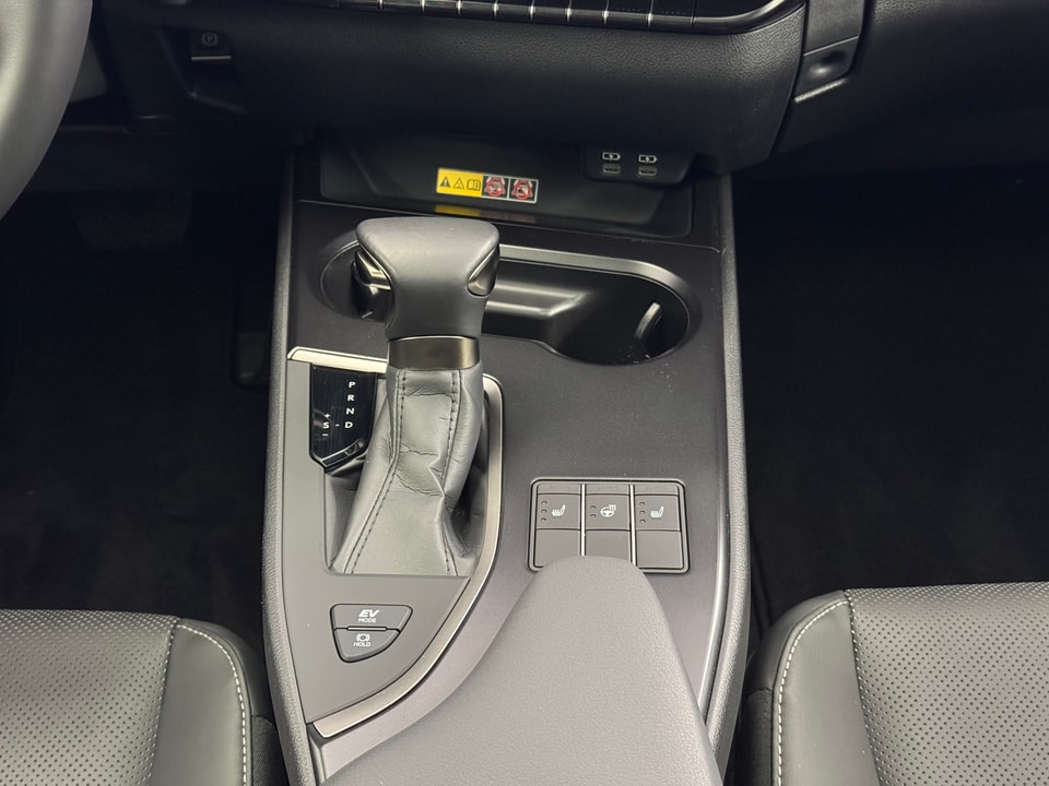 UX 250h Comfort AWD Voll-Hybrid