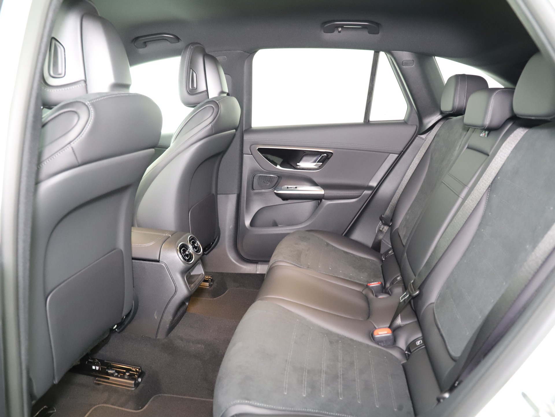 MERCEDES-BENZ GLC 200 4Matic 9G-Tronic-image-9