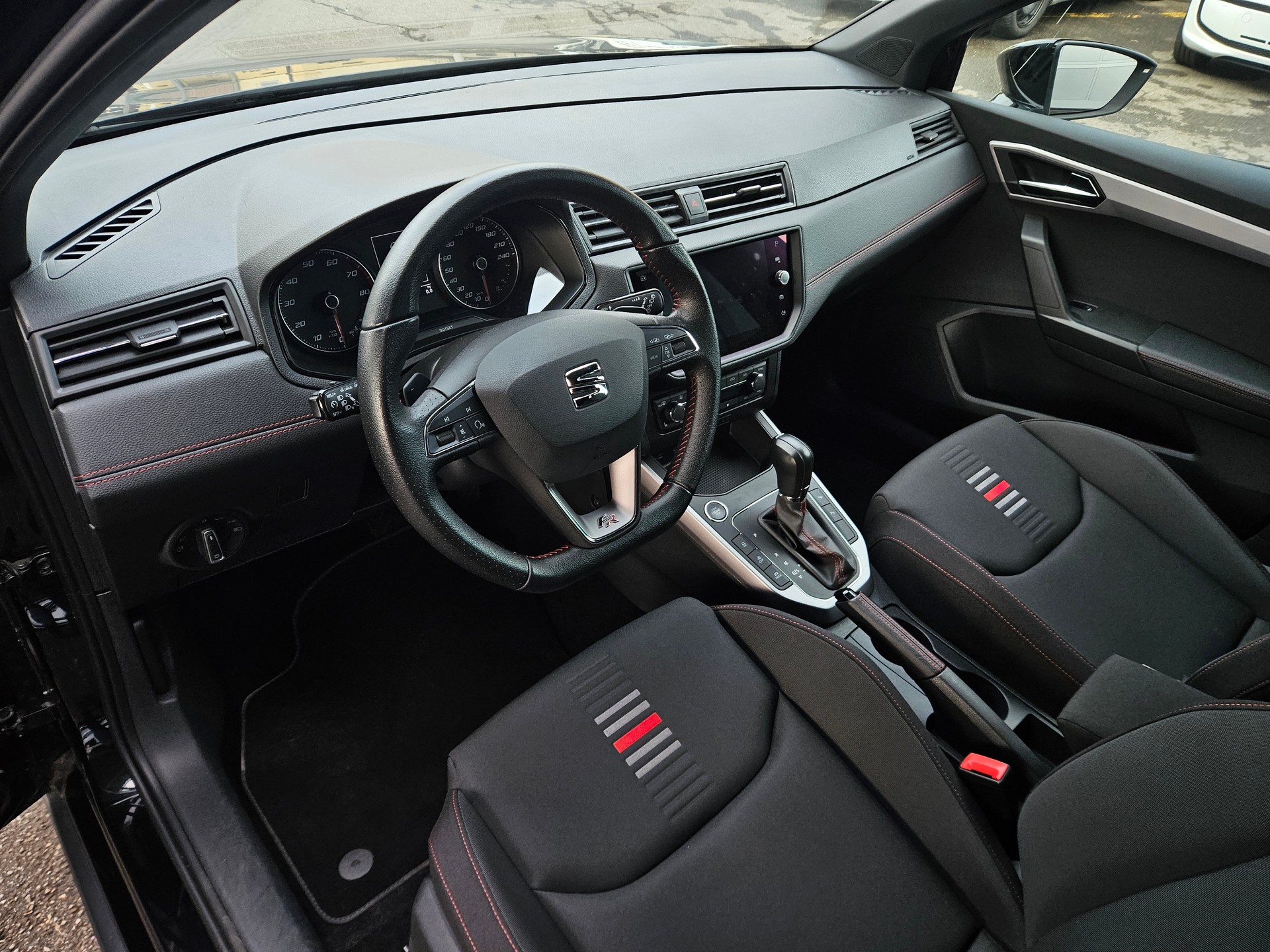SEAT Arona 1.0 TSI Eco FR DSG-image-4