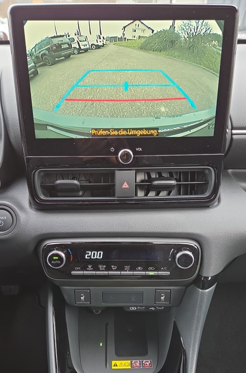 TOYOTA Yaris 1.5 Trend e-CVT-image-14