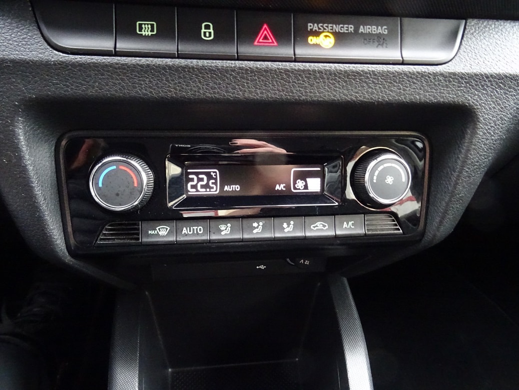 SKODA Fabia 1.0 TSI Ambition DSG-image-7