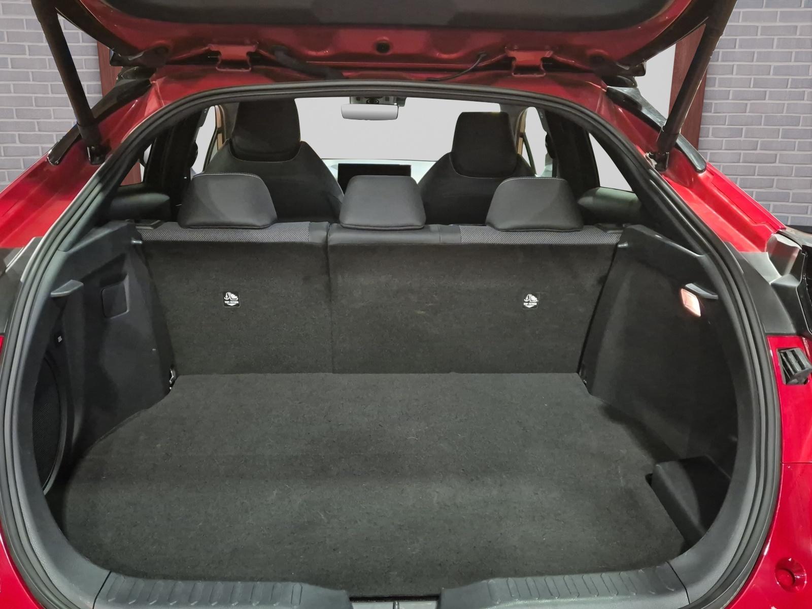 TOYOTA C-HR 2.0 PHEV Style inkl. Gratisservice 4 Jahre / 60000 Km ab 1. IV-image-10