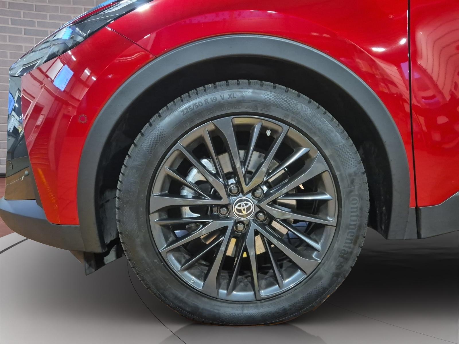 TOYOTA C-HR 2.0 PHEV Style inkl. Gratisservice 4 Jahre / 60000 Km ab 1. IV-image-9