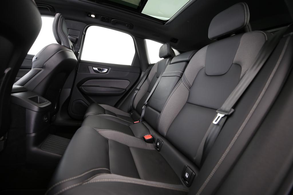 VOLVO XC60 2.0 T6 TE R-Design eAWD-image-8