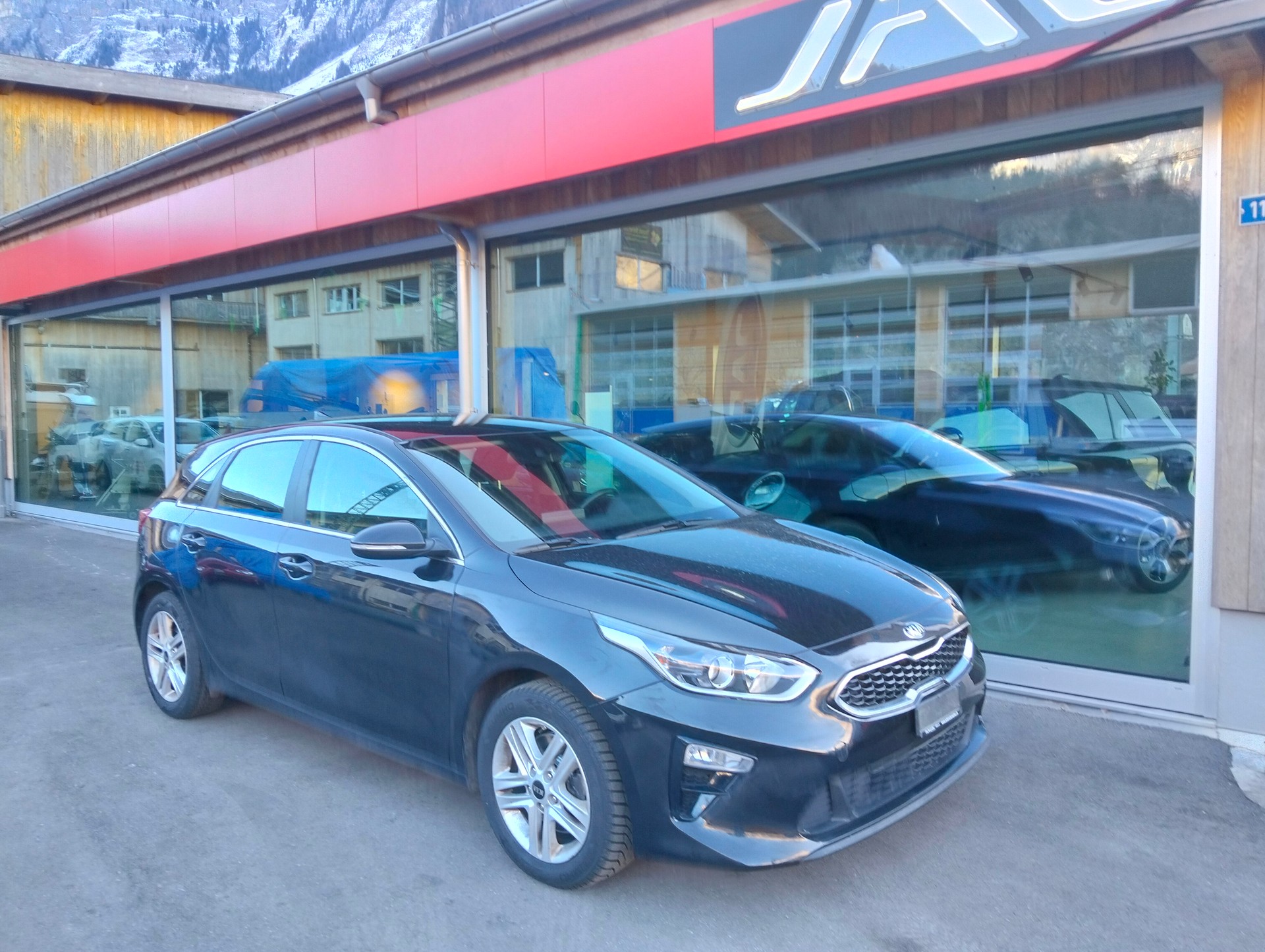 KIA Ceed 1.4 T-GDi Power 25 DCT-image-1