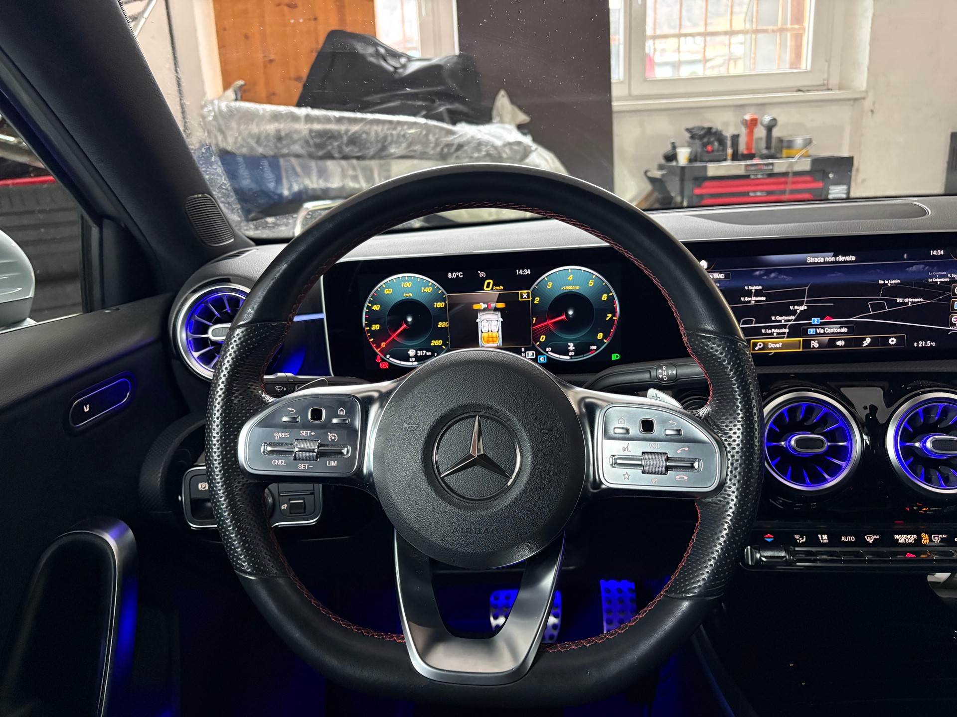 MERCEDES-BENZ A 220 AMG Line 7G-DCT 4Matic-image-9