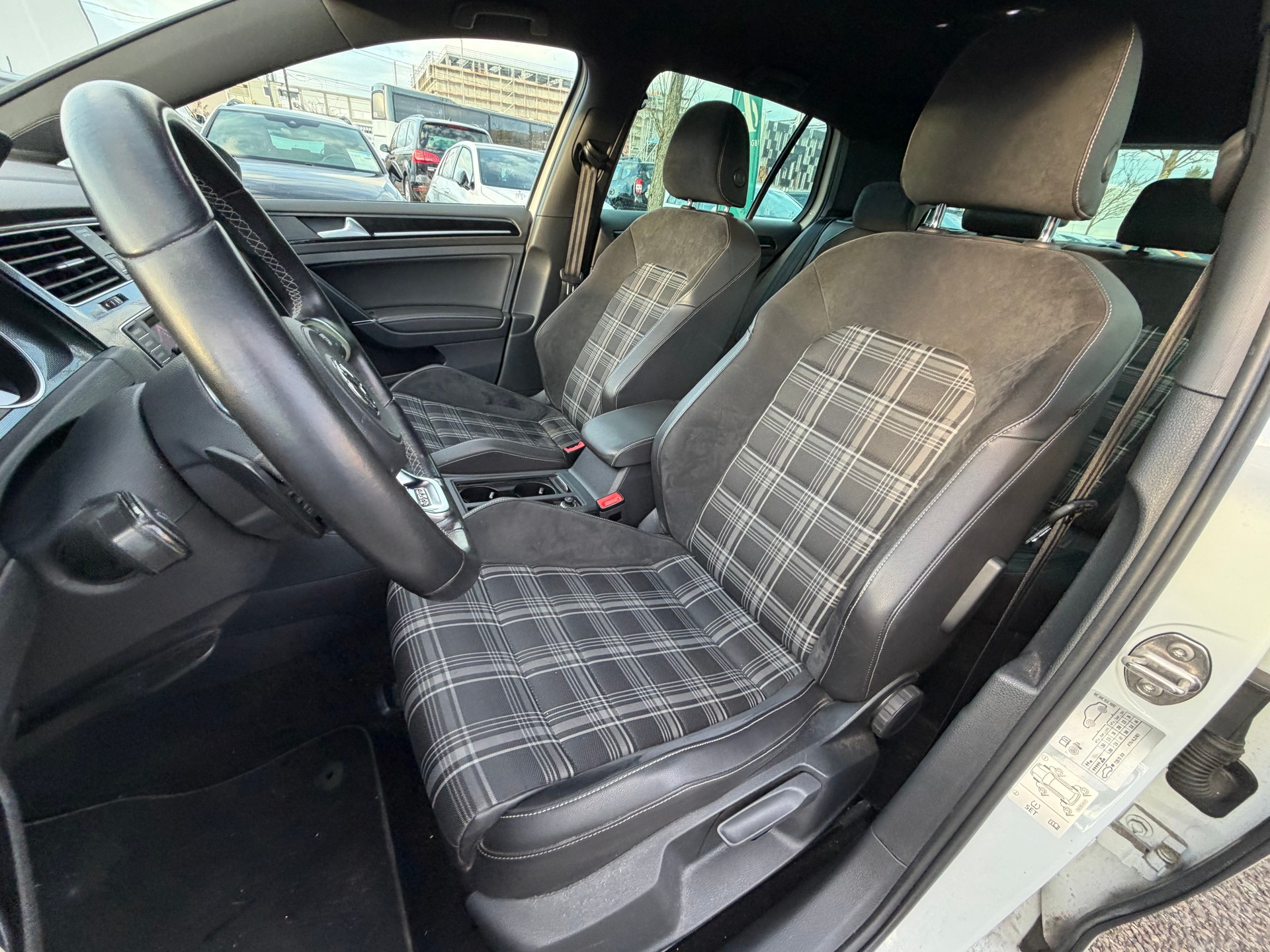 VW Golf 2.0 TDI GTD DSG-image-8