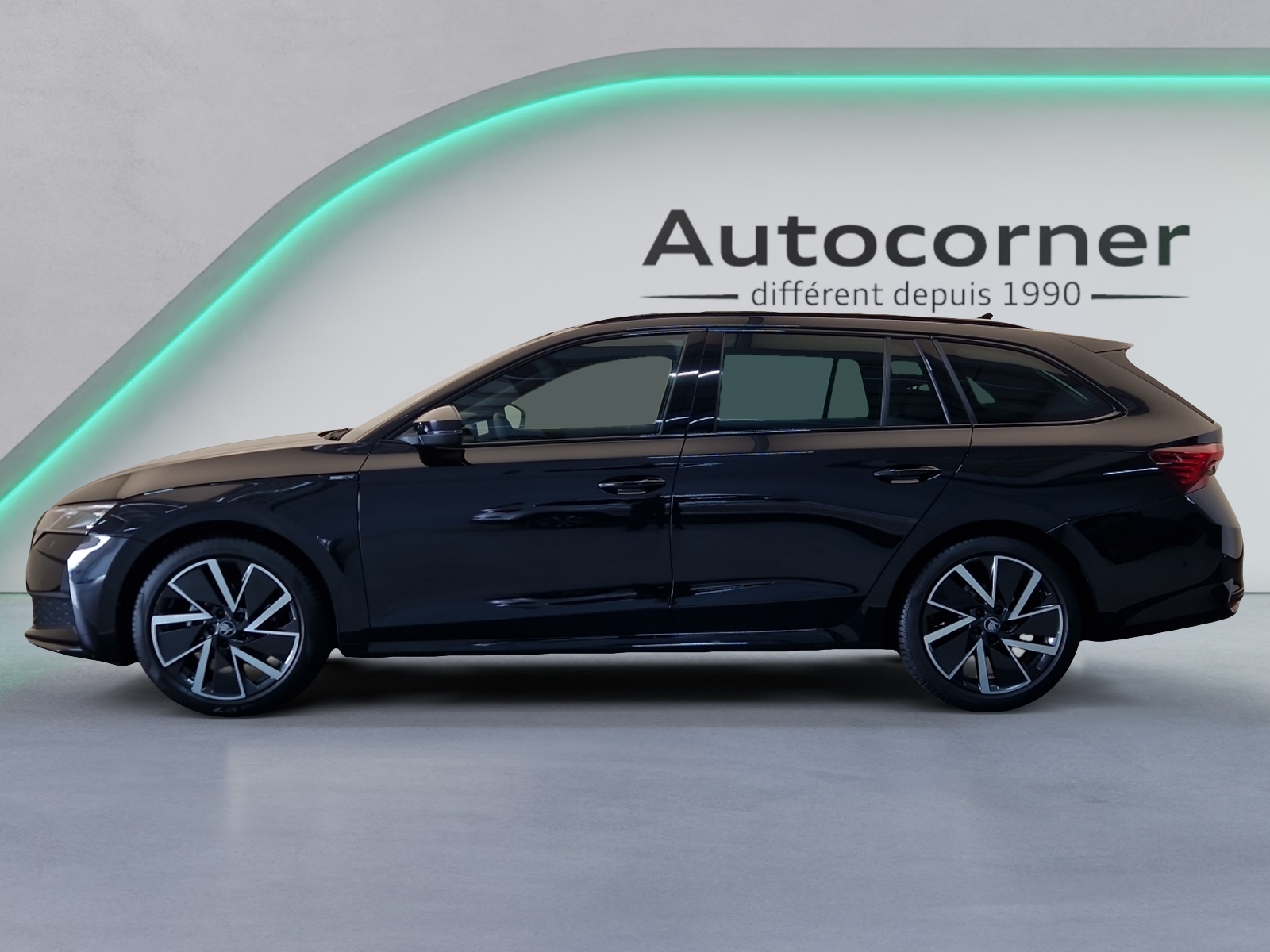 SKODA Octavia Combi 2.0 TSI DSG Dynamic 4x4-image-1