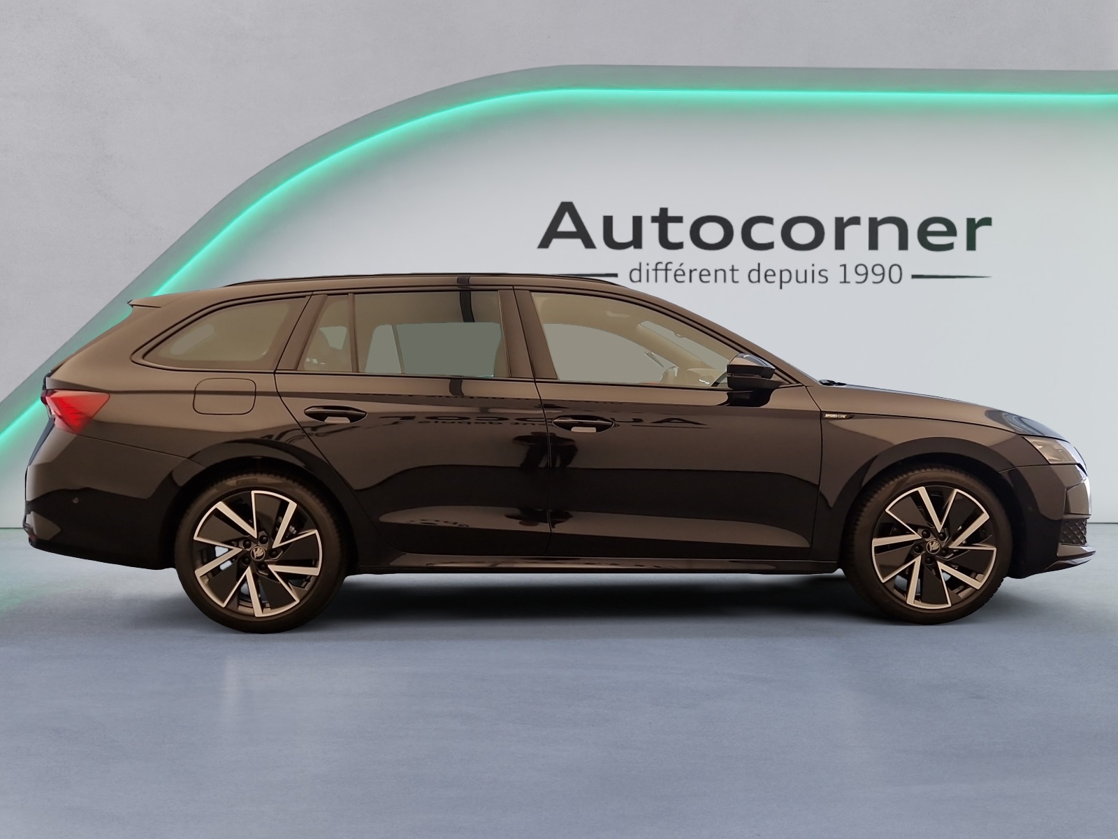 SKODA Octavia Combi 2.0 TSI DSG Dynamic 4x4-image-5