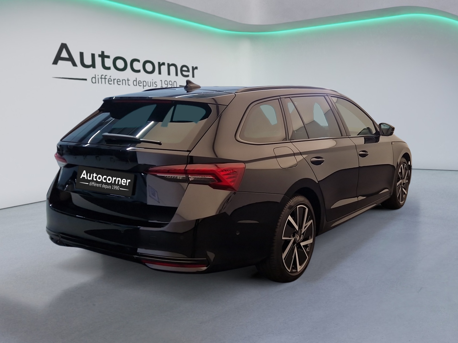 SKODA Octavia Combi 2.0 TSI DSG Dynamic 4x4-image-4