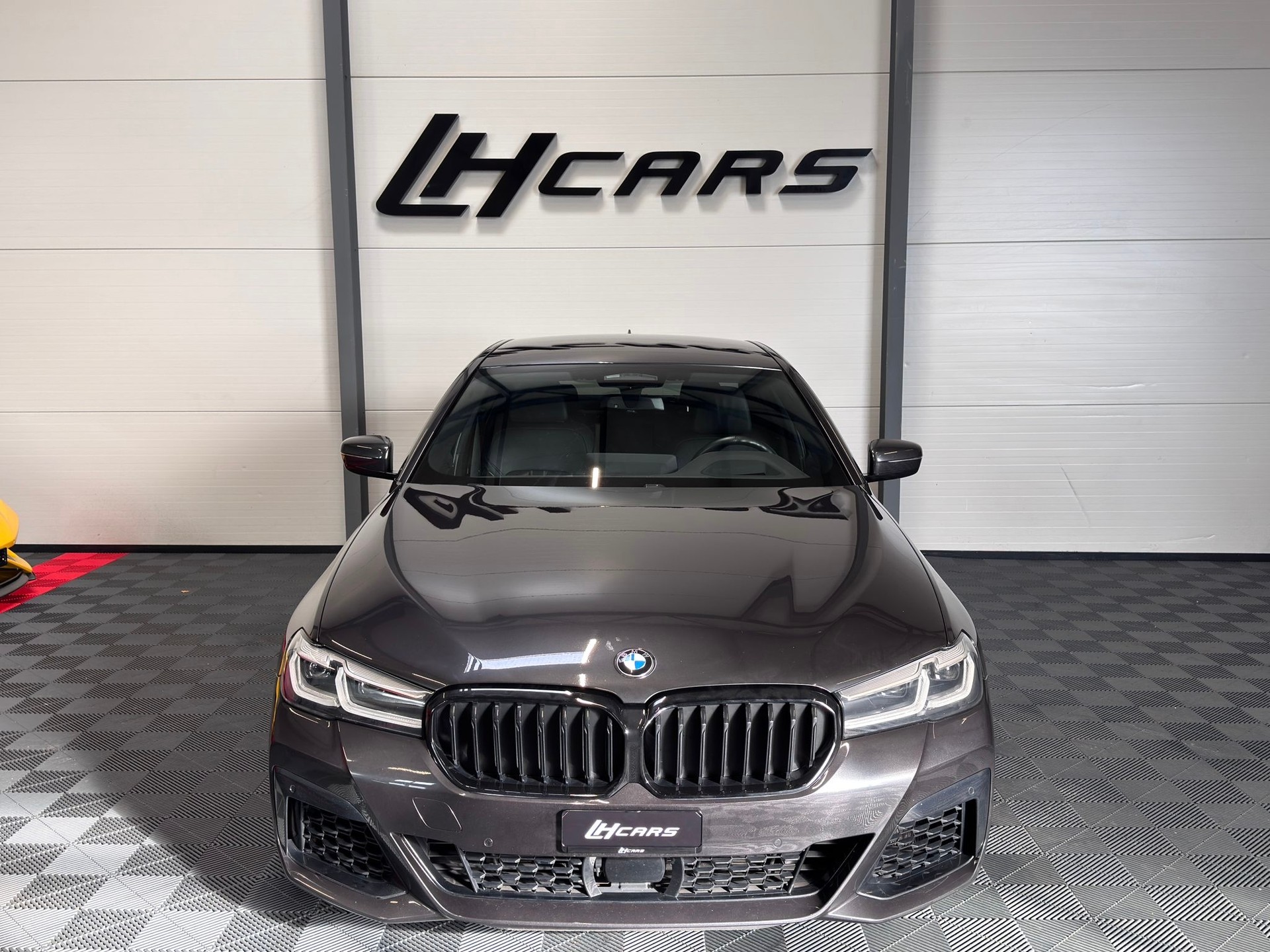 BMW M550i xDrive SAG-image-5