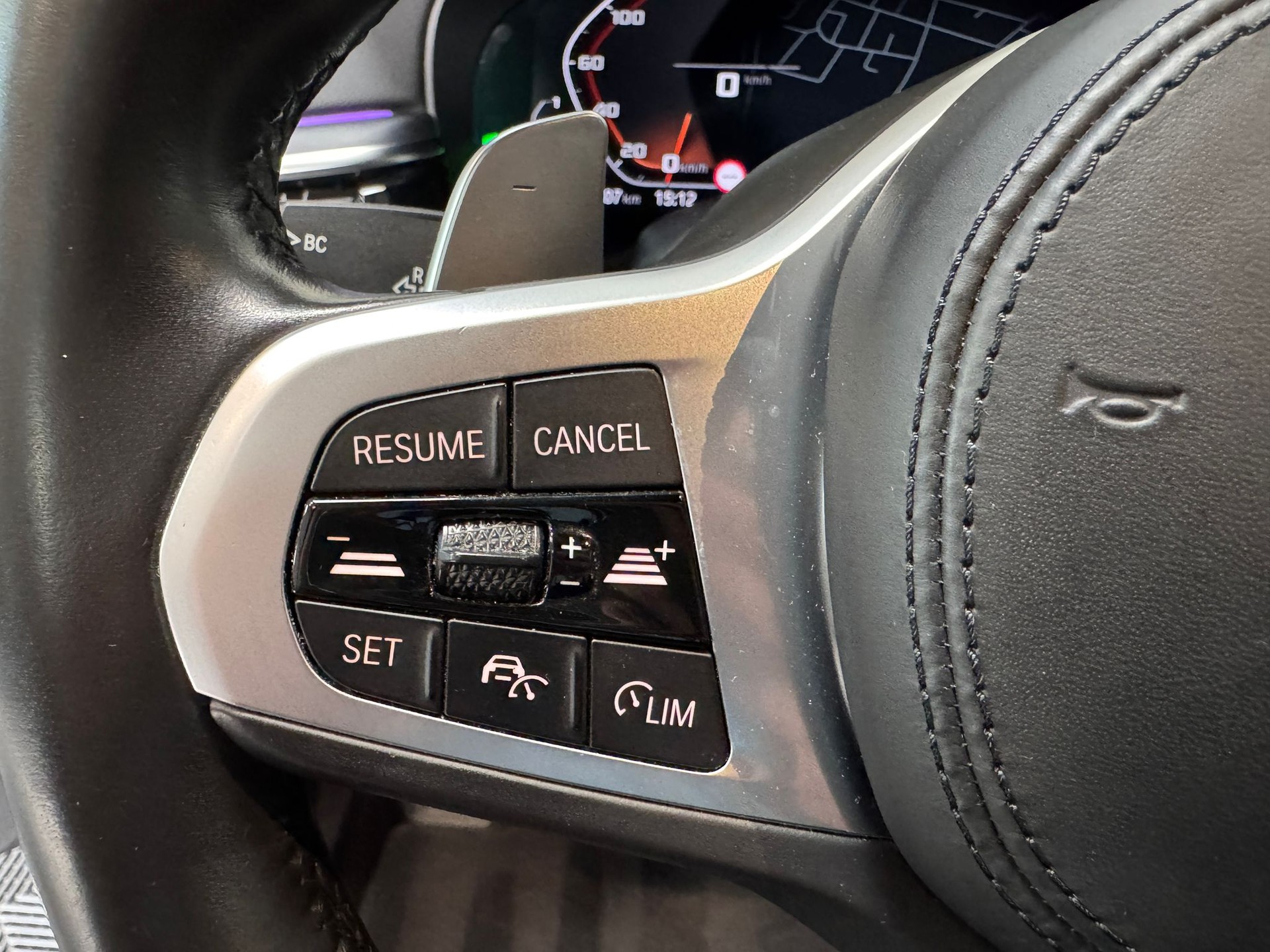 BMW M550i xDrive SAG-image-14