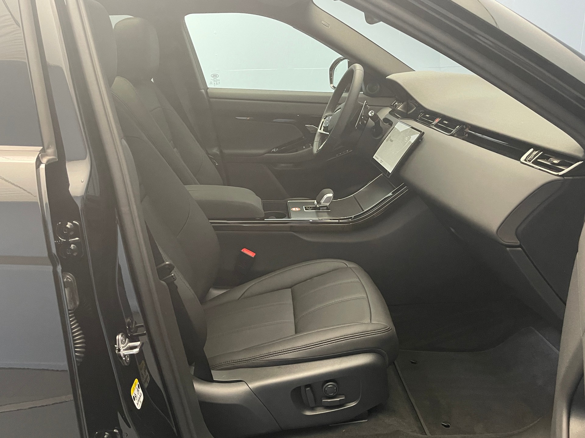 LAND ROVER Range Rover Evoque 1.5 T 270e S-image-8