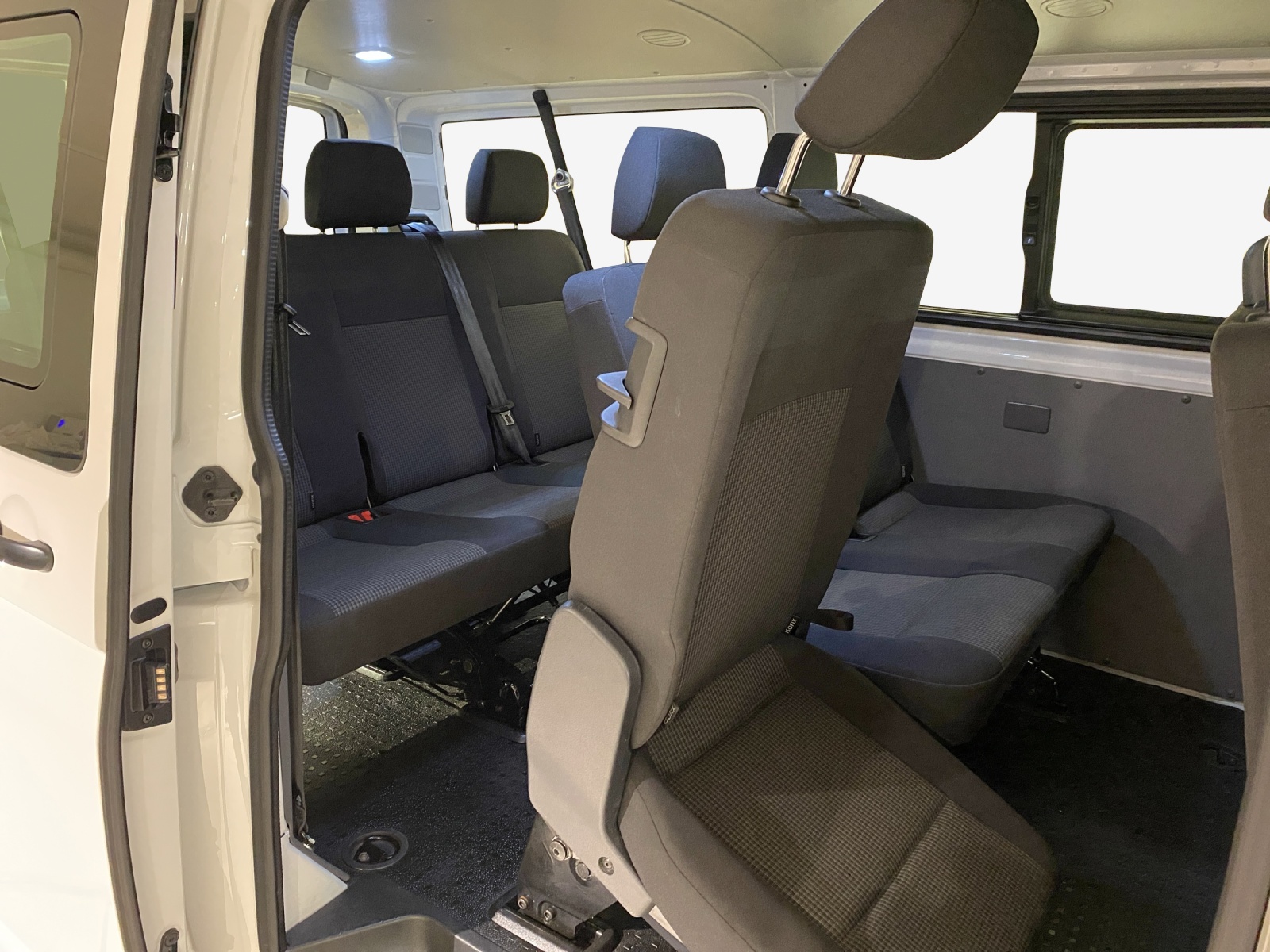 VW T6.1 2.0 TDI 4Motion-image-13