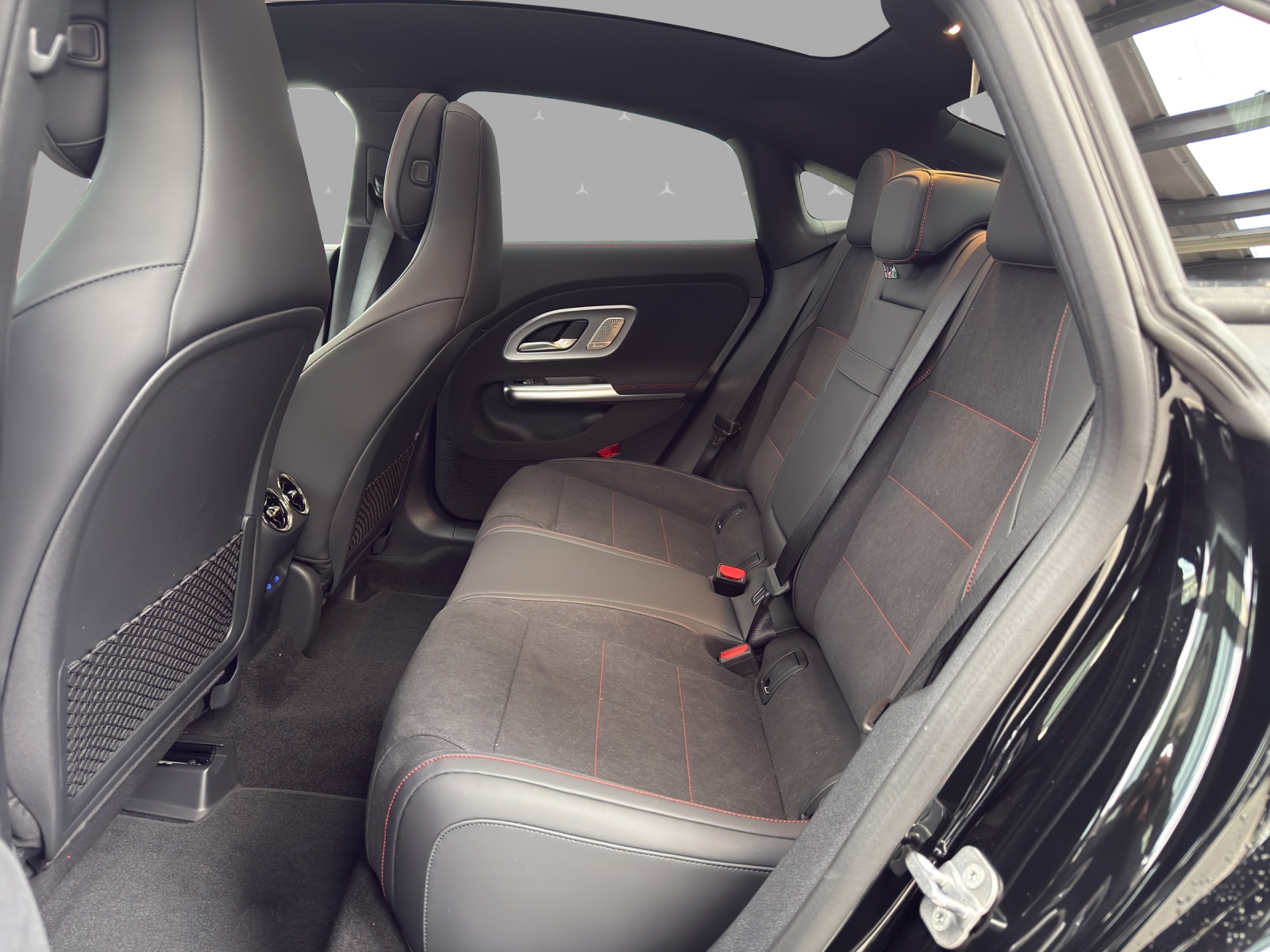 MERCEDES-BENZ CLA 220 4Matic 8G-DCT-image-12
