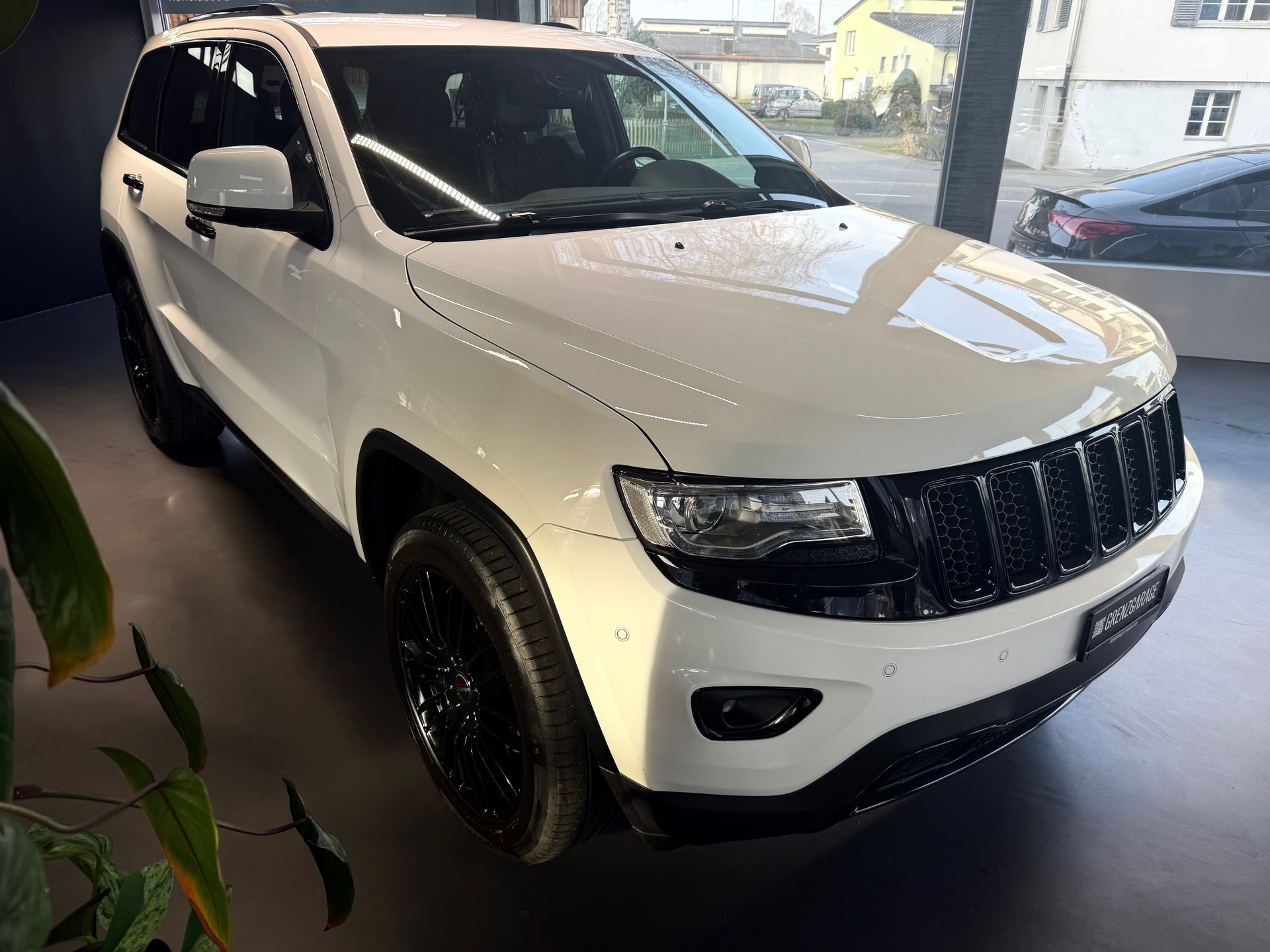 JEEP Grand Cherokee 3.0 CRD Limited Automatic-image-1