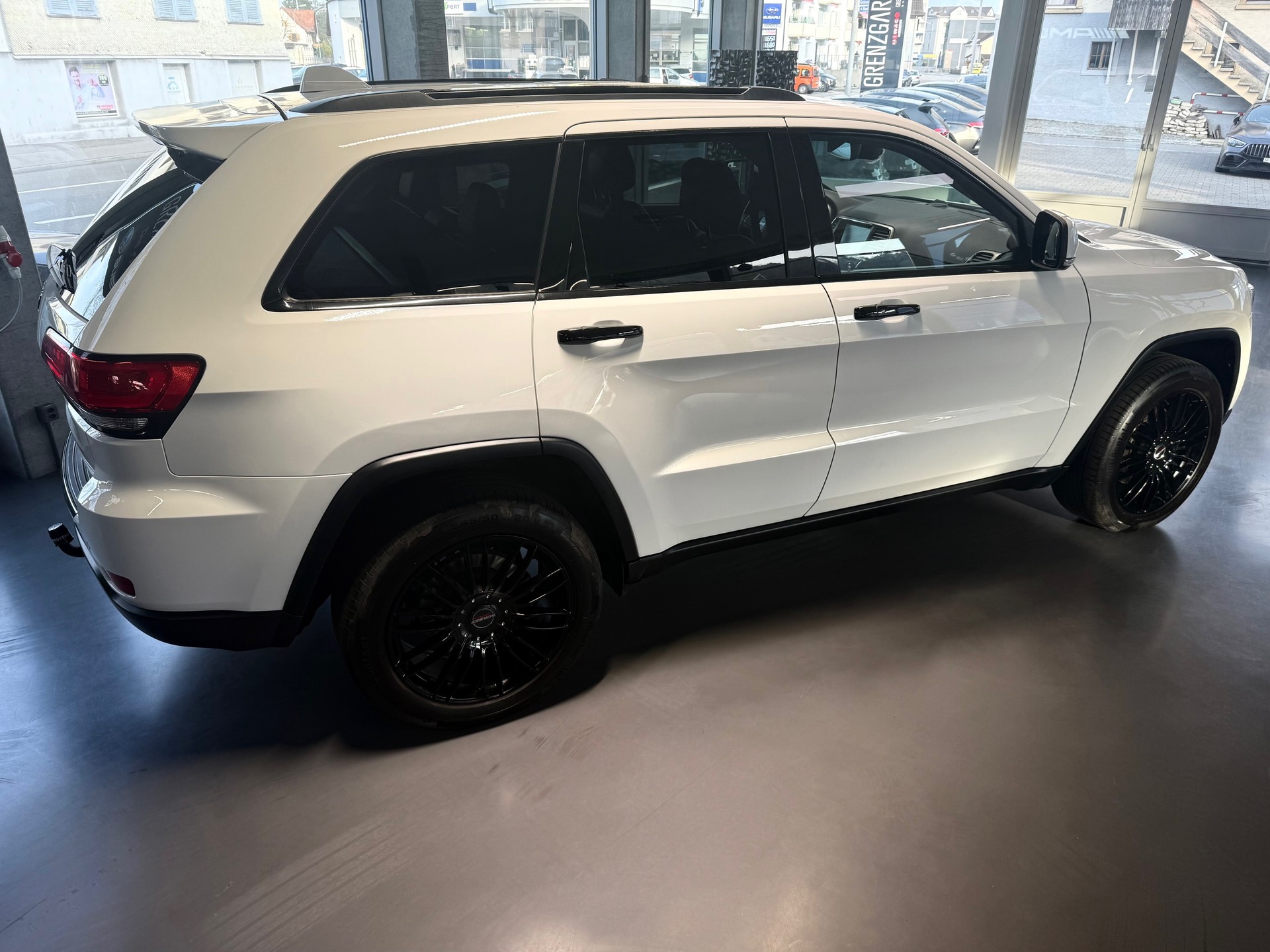 JEEP Grand Cherokee 3.0 CRD Limited Automatic-image-6