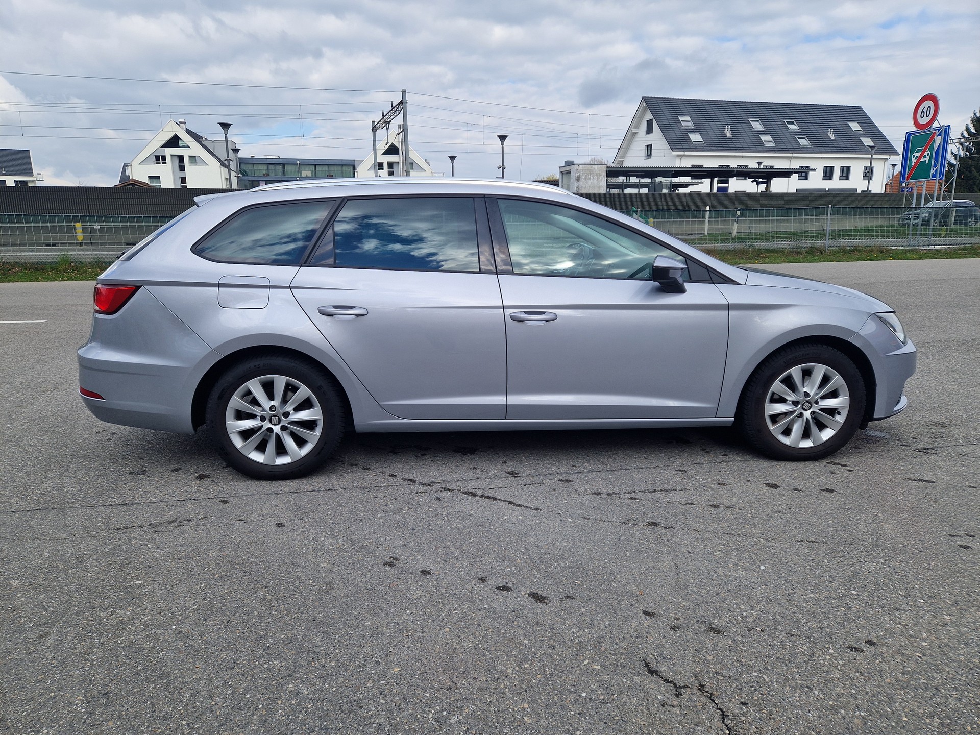 SEAT Leon ST 1.6 TDI CR Reference 4Drive-image-6
