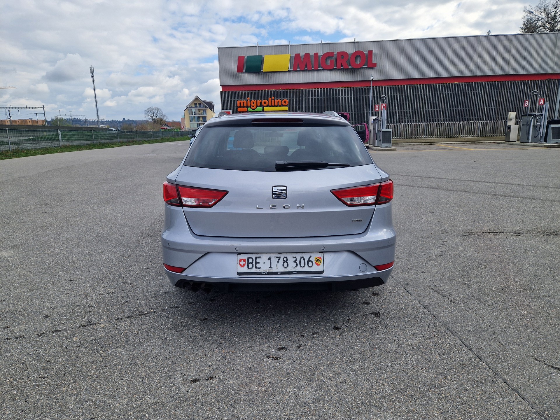SEAT Leon ST 1.6 TDI CR Reference 4Drive-image-4