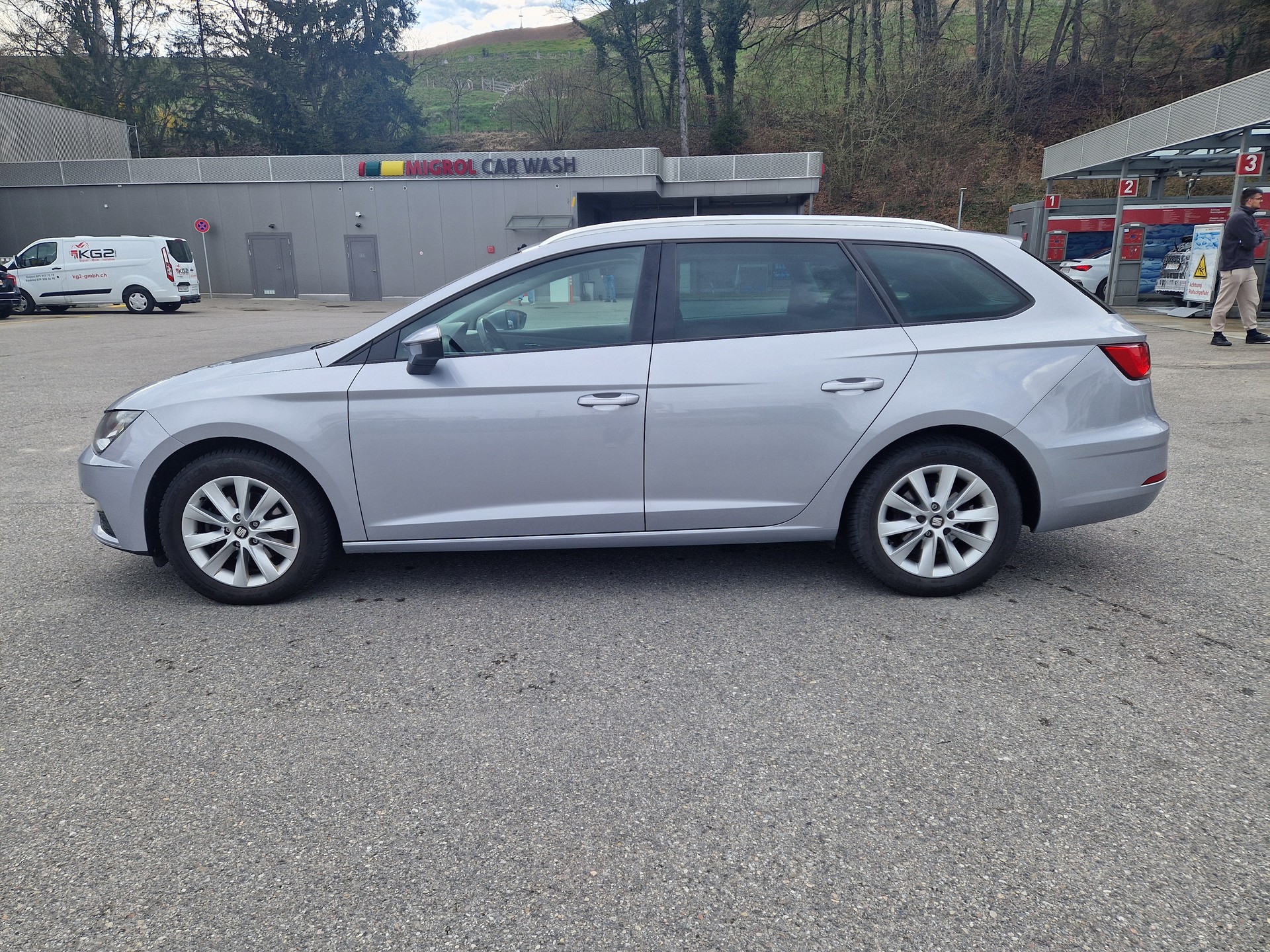 SEAT Leon ST 1.6 TDI CR Reference 4Drive-image-2