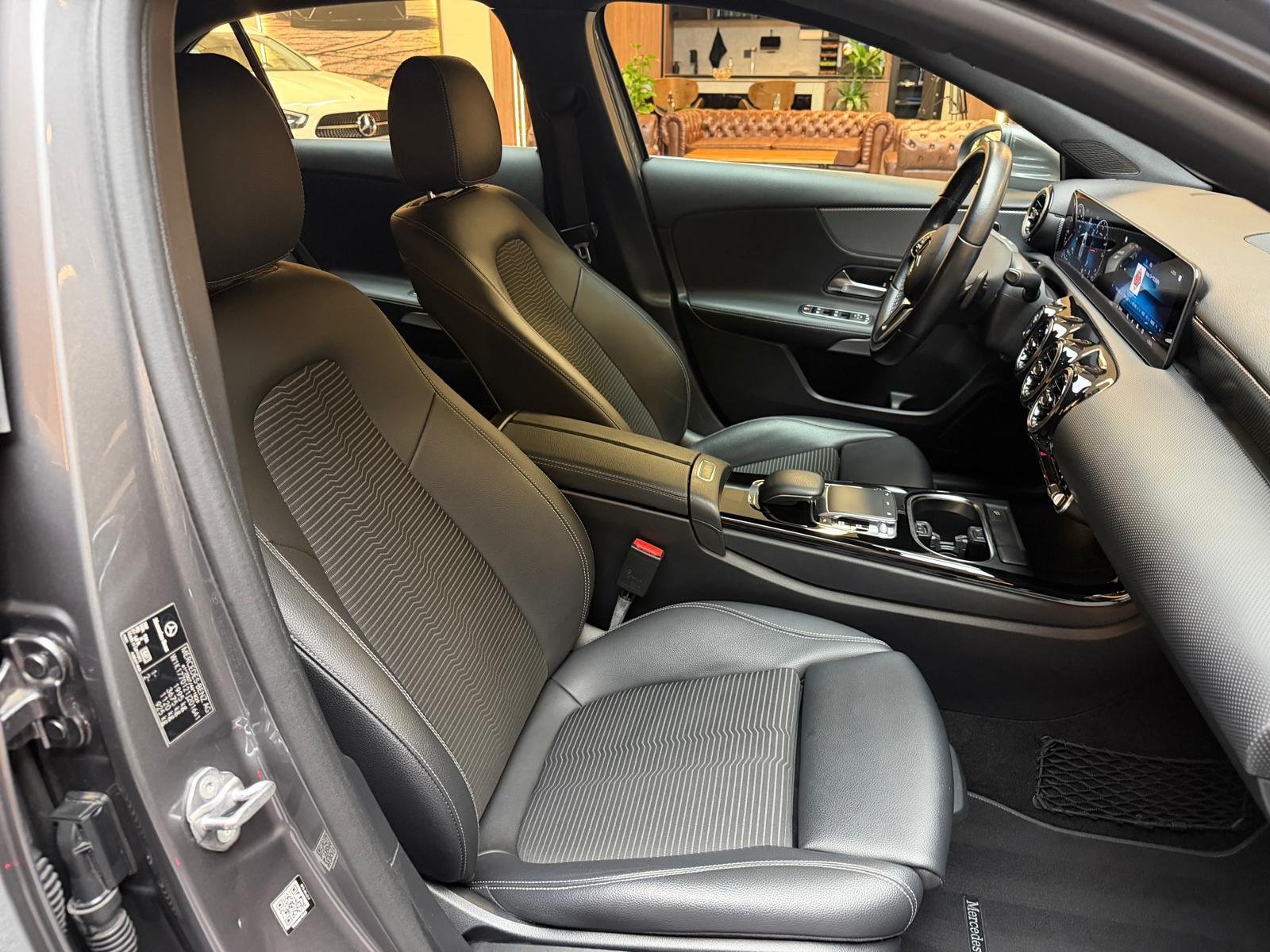 MERCEDES-BENZ A 200 d Progressive-image-14