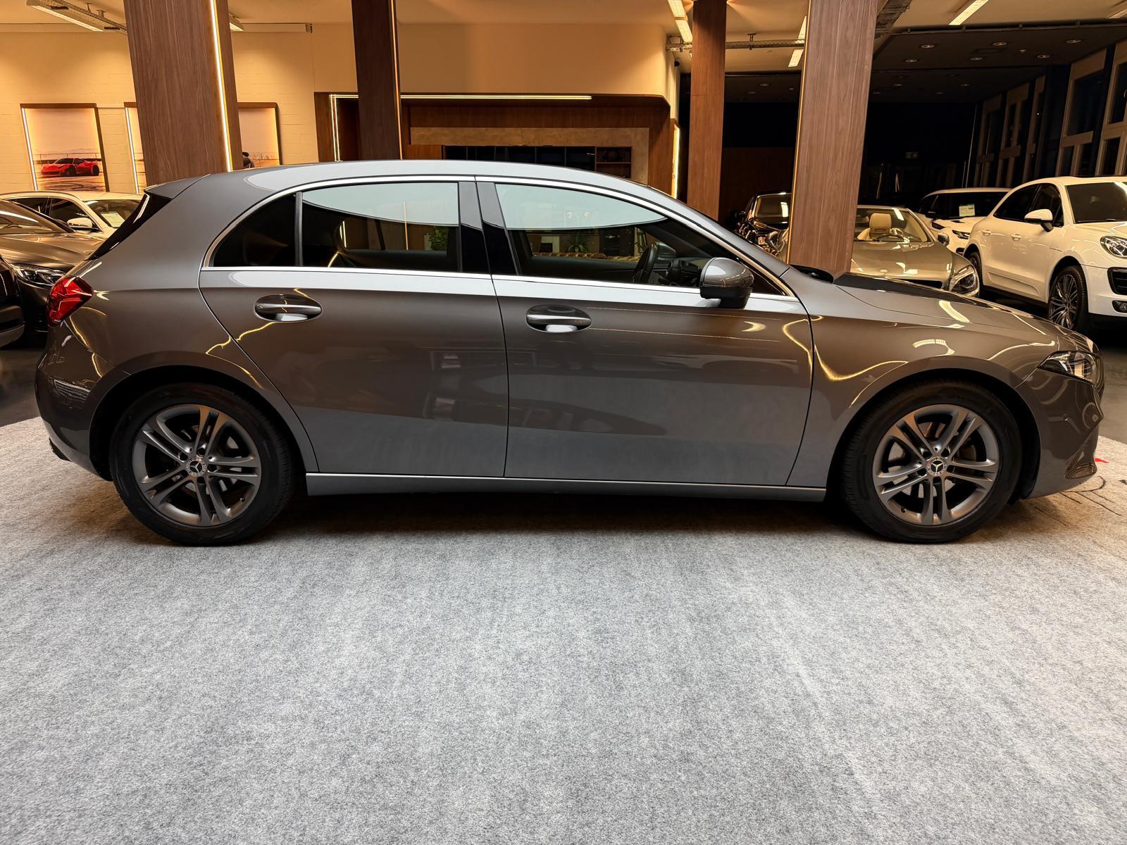 MERCEDES-BENZ A 200 d Progressive-image-8