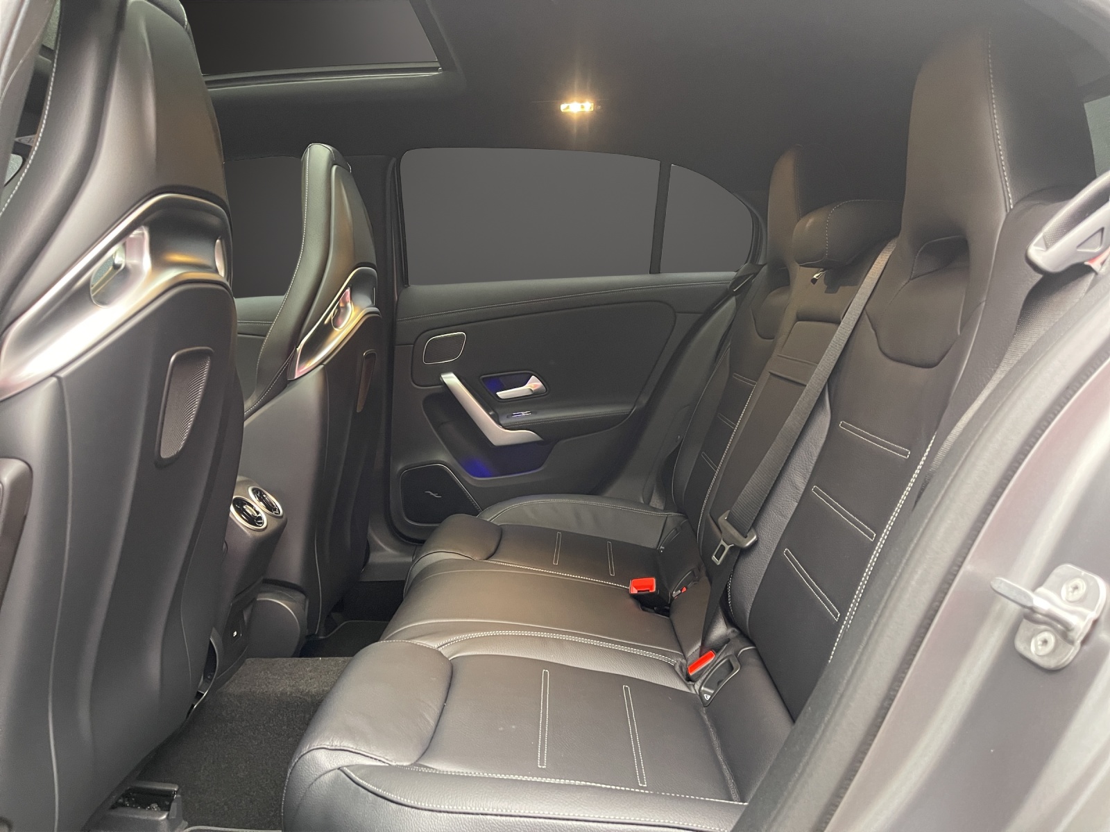 MERCEDES-BENZ AMG A 35 4MATIC Kompaktlimousine 8G-DCT-image-9