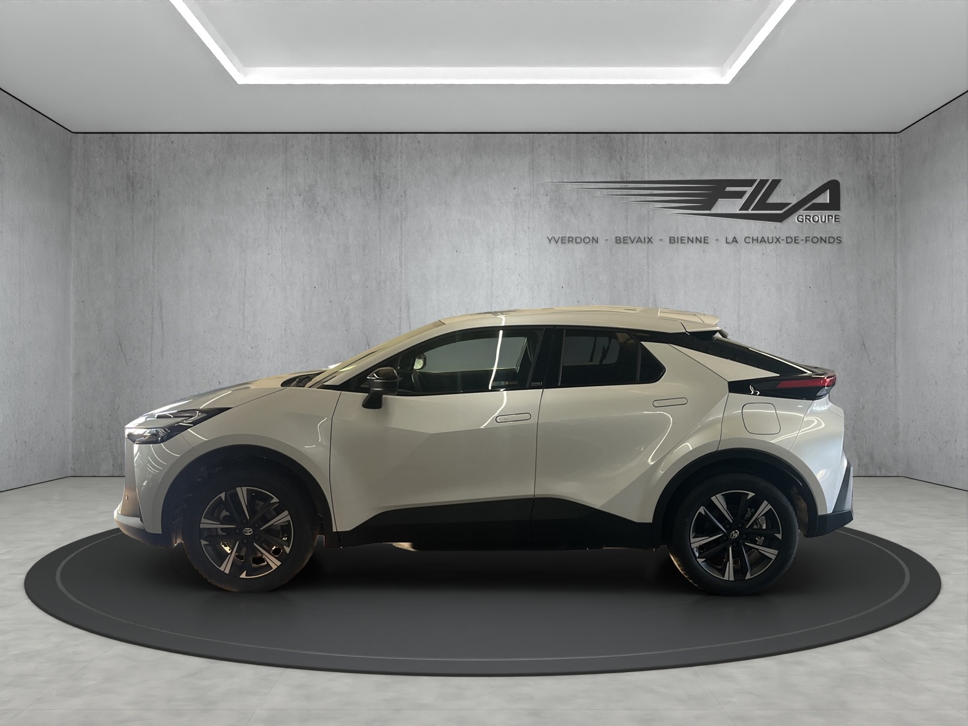 TOYOTA C-HR 2.0 PHEV Swiss Edition-image-3