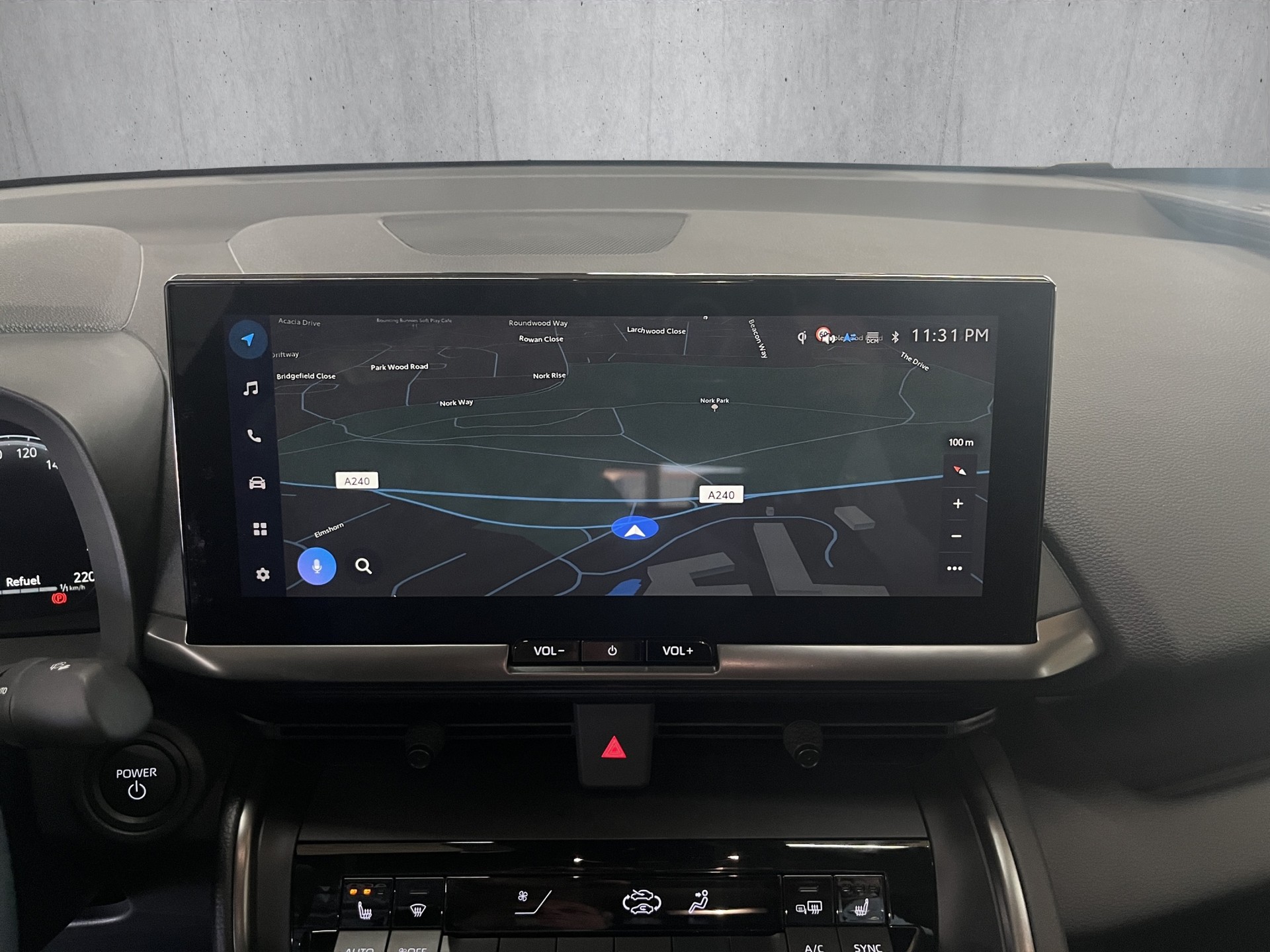TOYOTA C-HR 2.0 PHEV Swiss Edition-image-10