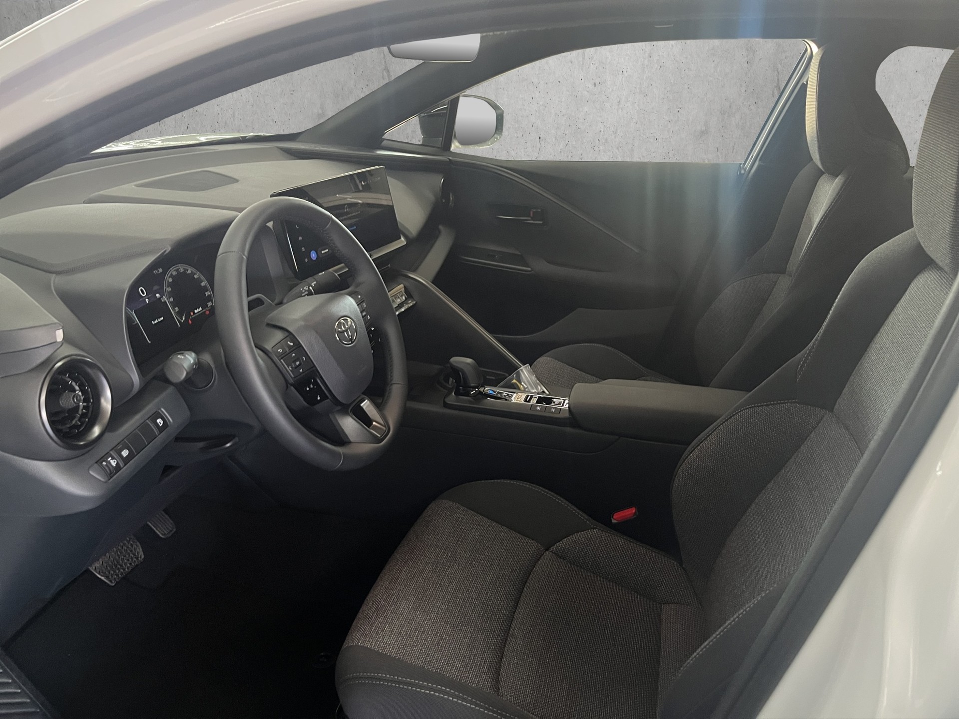 TOYOTA C-HR 2.0 PHEV Swiss Edition-image-7