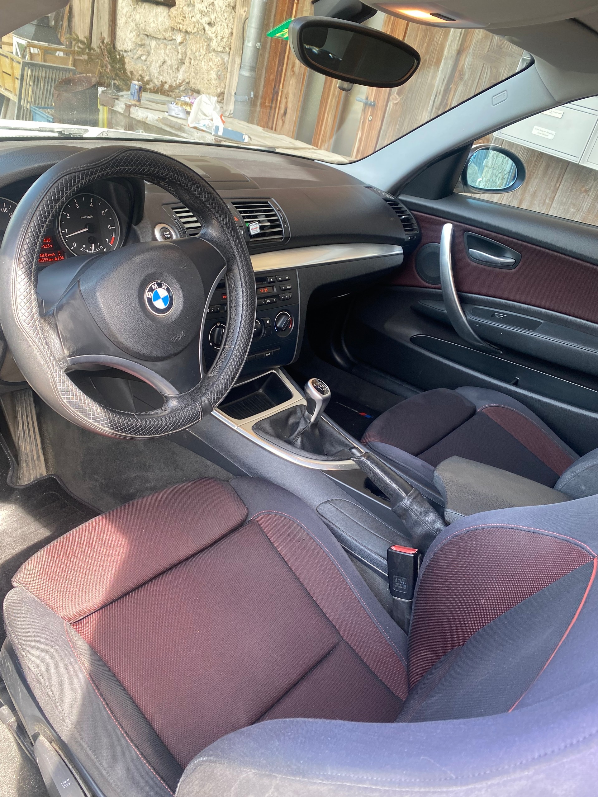 BMW 116i-image-2